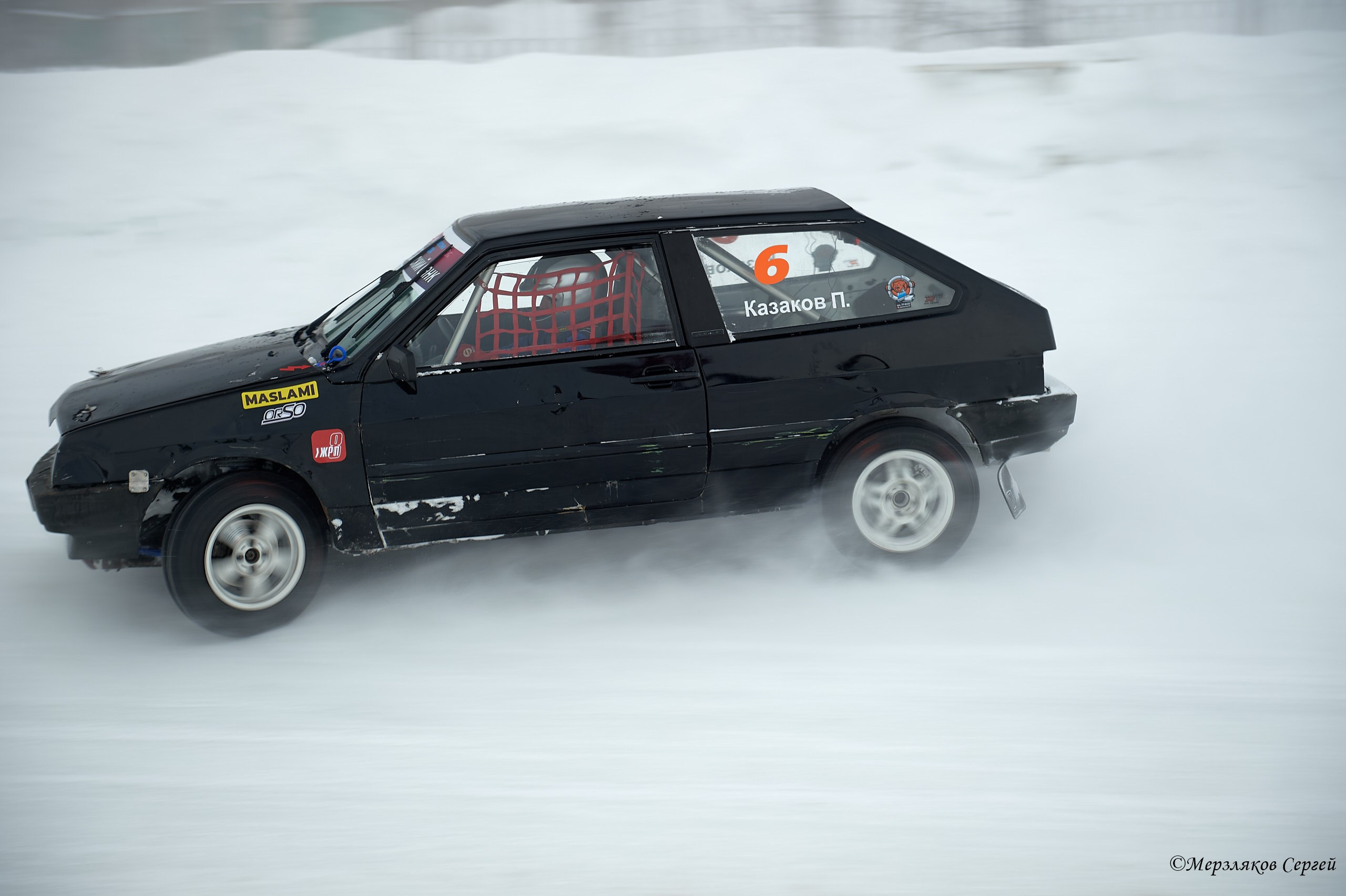 Трековые автогонки на льду Чемпионат России. Спортивный репортажный фотограф в Ижевске Сергей Мерзляков