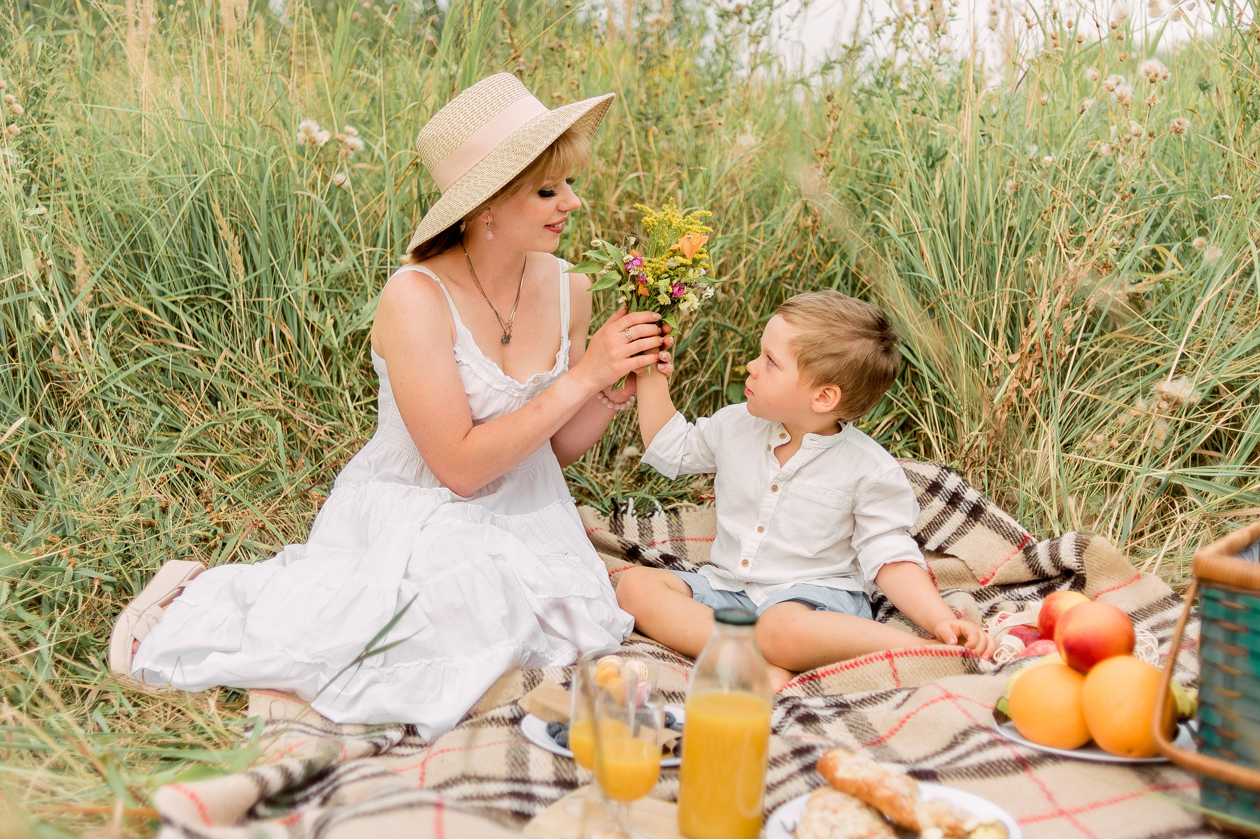 В поле. Фотограф Юлия Попова