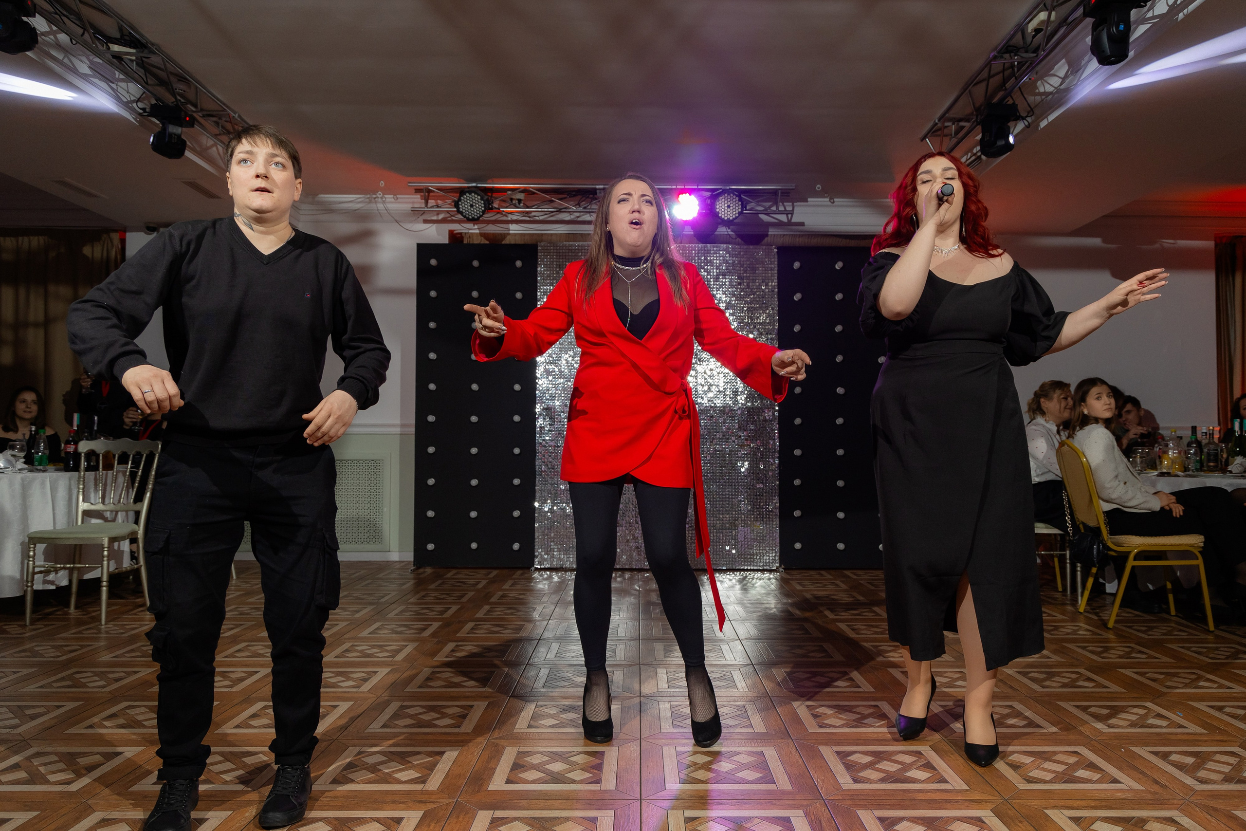 Корпоративная фотосъемка для кафе GARAGE | Новый год 2025 | Минск. Свадебный фотограф в Минске/Беларуси Сергей Спиридонов