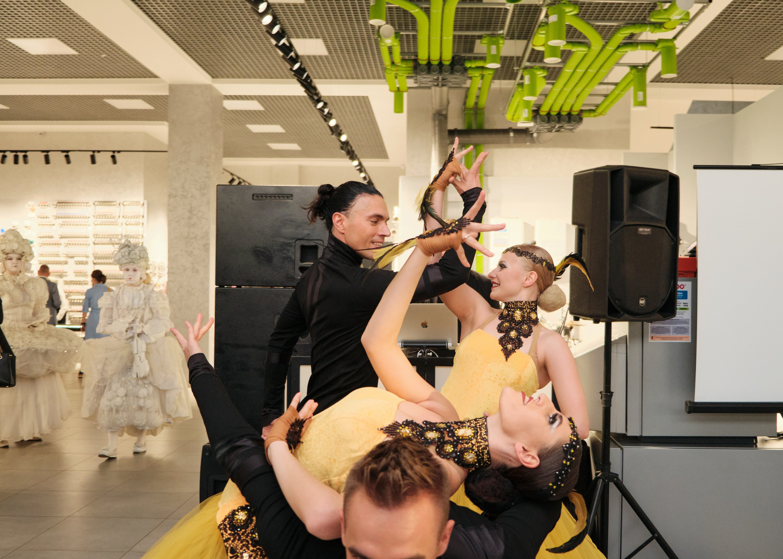 Открытие салона 100 градусов. Антон Ив