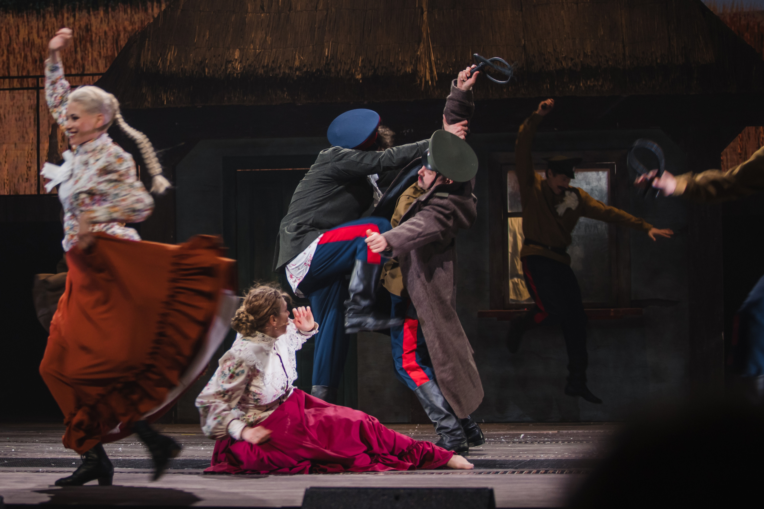 Спектакль «Тихий Дон», театр «Русская песня». Фотограф Ольга Махалова — Санкт-Петербург, Москва, Нижний Новгород