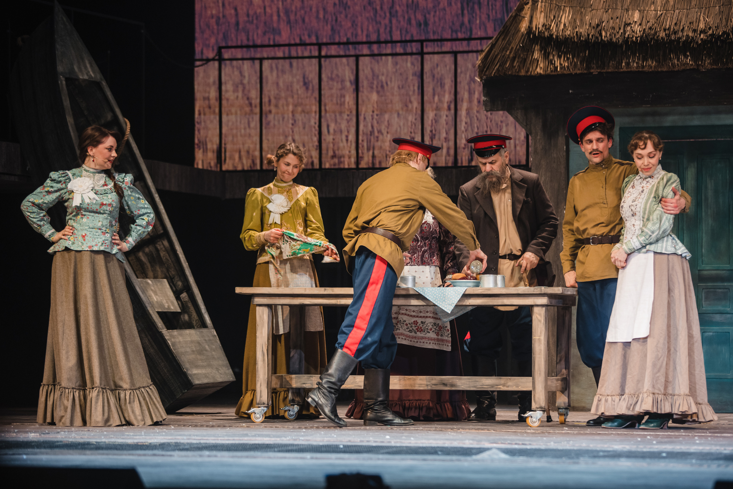 Спектакль «Тихий Дон», театр «Русская песня». Фотограф Ольга Махалова — Санкт-Петербург, Москва, Нижний Новгород