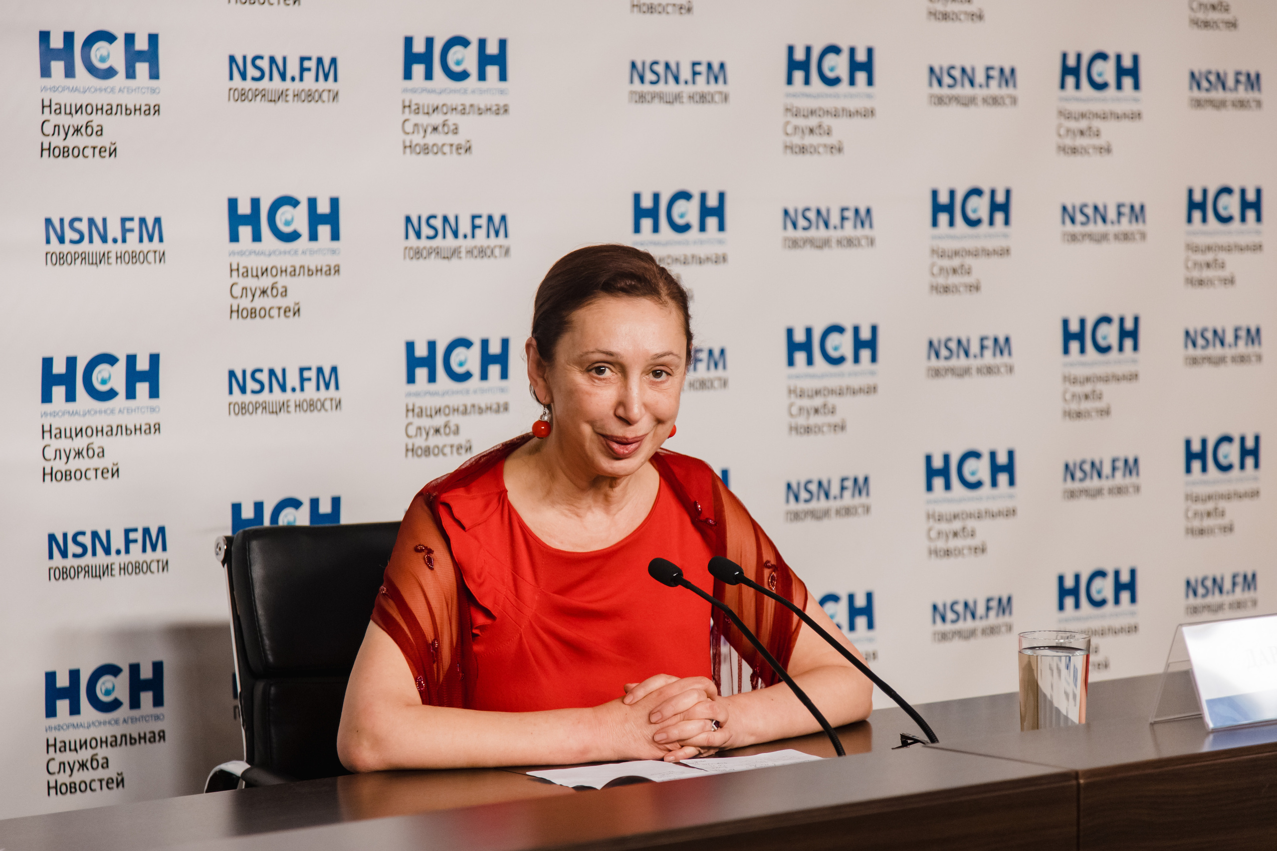 Пресс-конференция в НСН (Илона Давыдова). Фотограф Ольга Махалова — Санкт-Петербург, Москва, Нижний Новгород