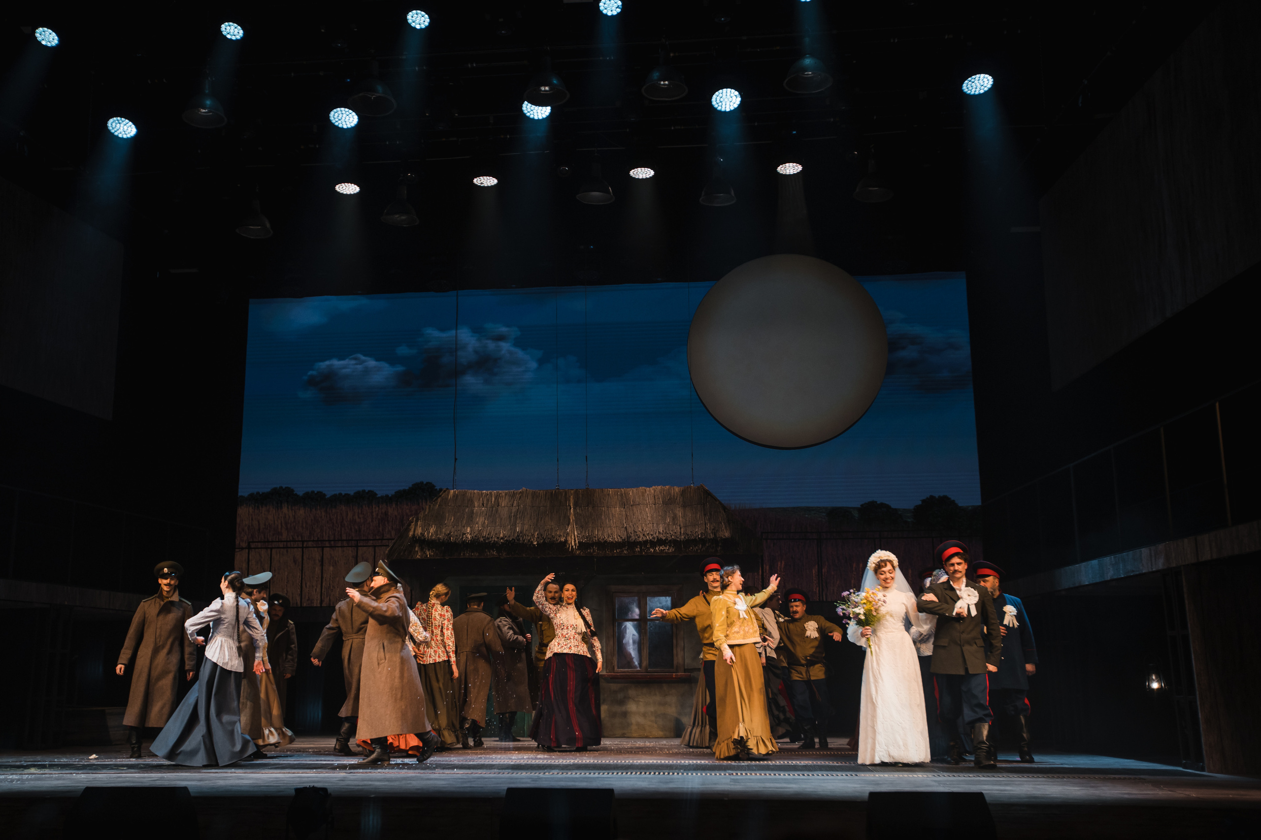 Спектакль «Тихий Дон», театр «Русская песня». Фотограф Ольга Махалова — Санкт-Петербург, Москва, Нижний Новгород