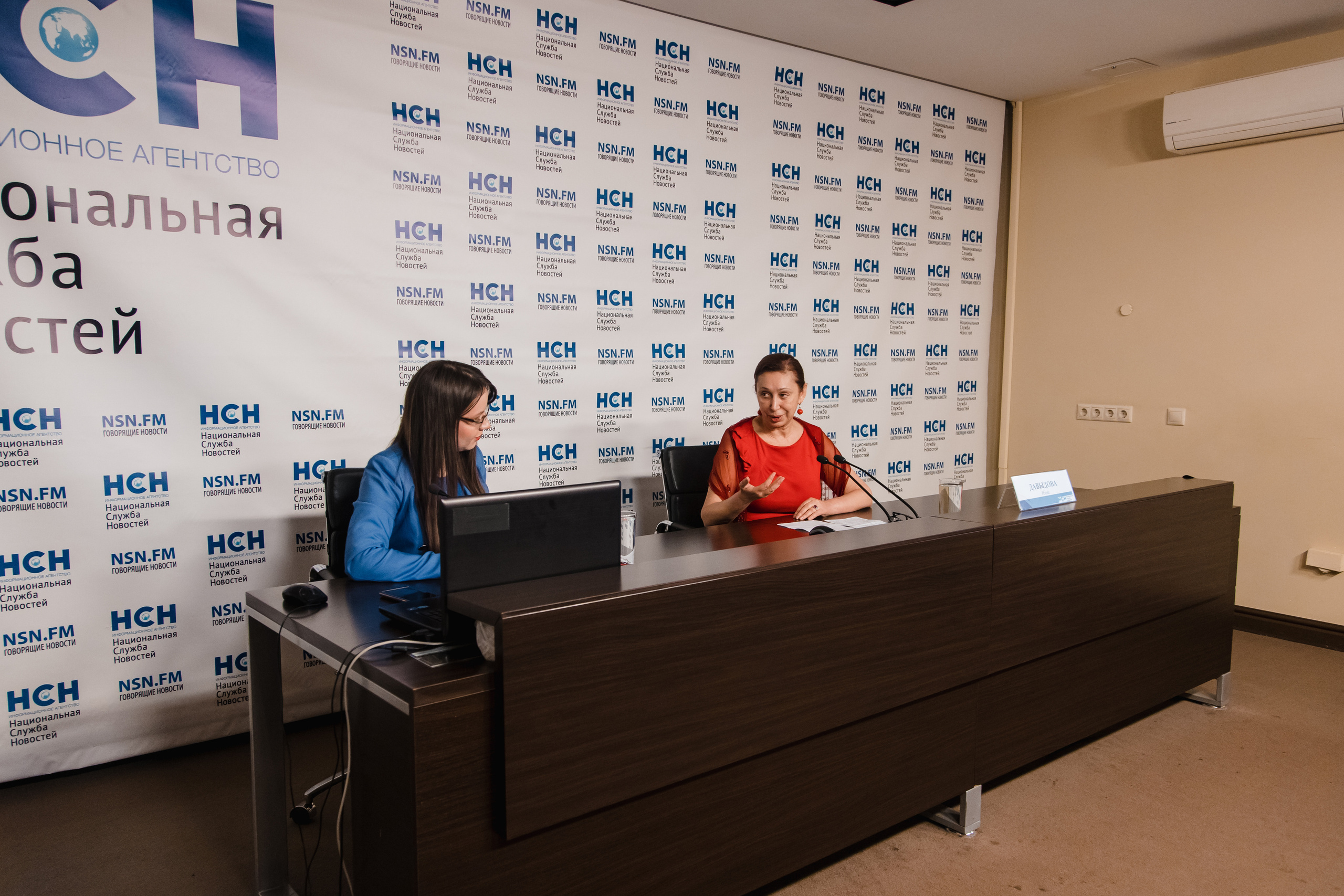 Пресс-конференция в НСН (Илона Давыдова). Фотограф Ольга Махалова — Санкт-Петербург, Москва, Нижний Новгород