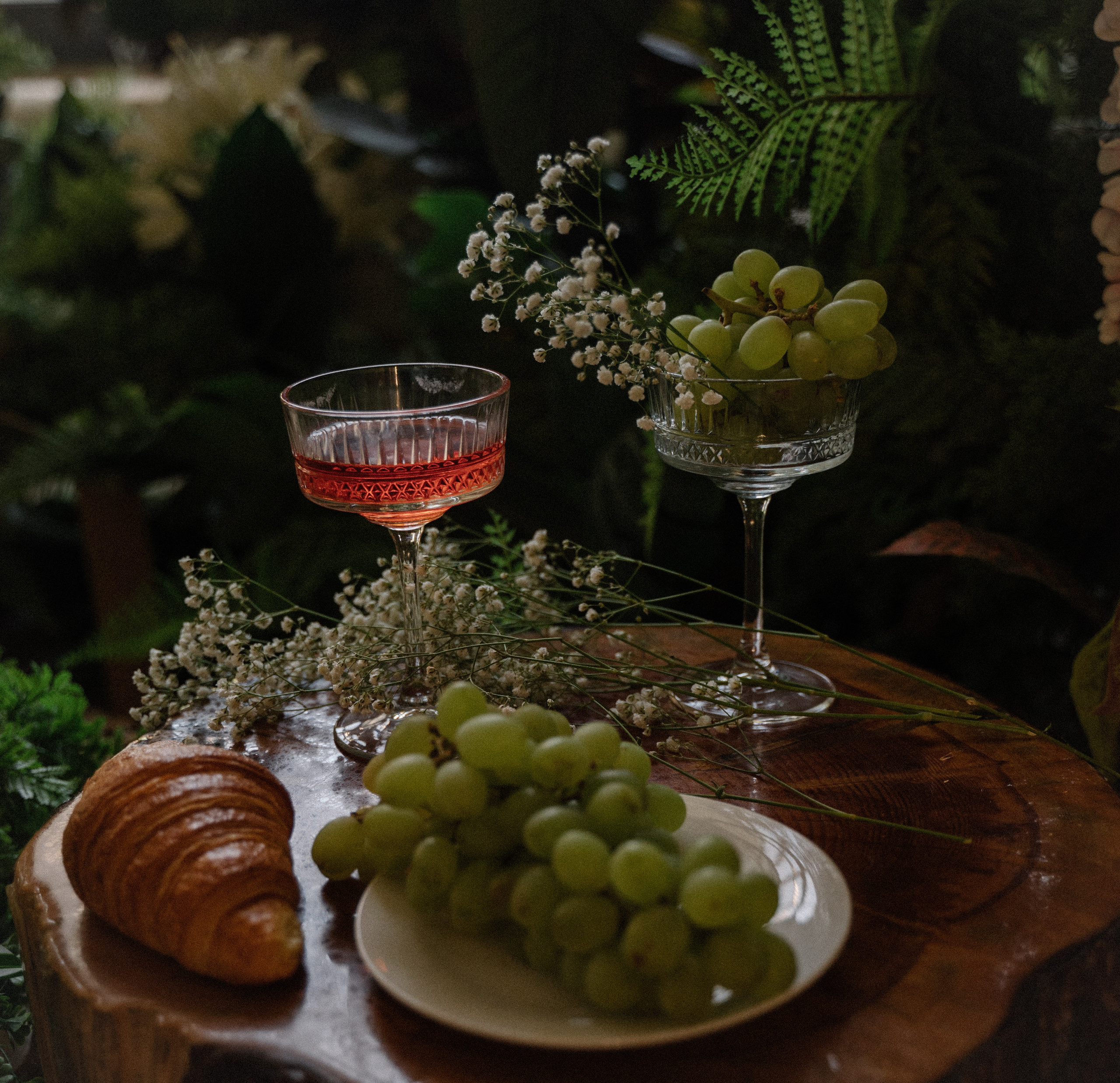 Невеста на пикнике в замке