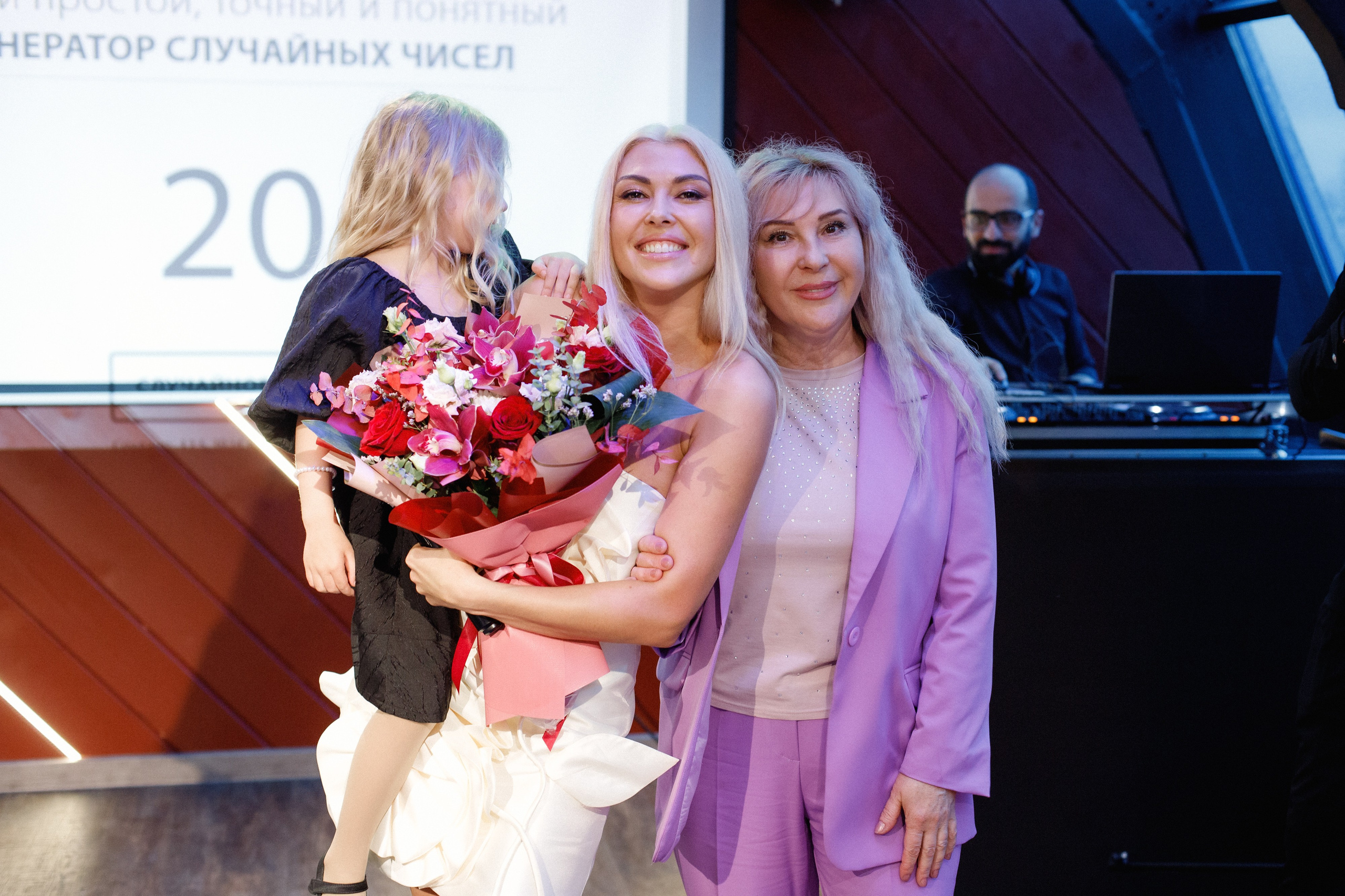 QUEEN KHV [12 ЛЕТ]. СВОИ. ФОТООТЧЕТЫ-СОБЫТИЯ-МЕСТА