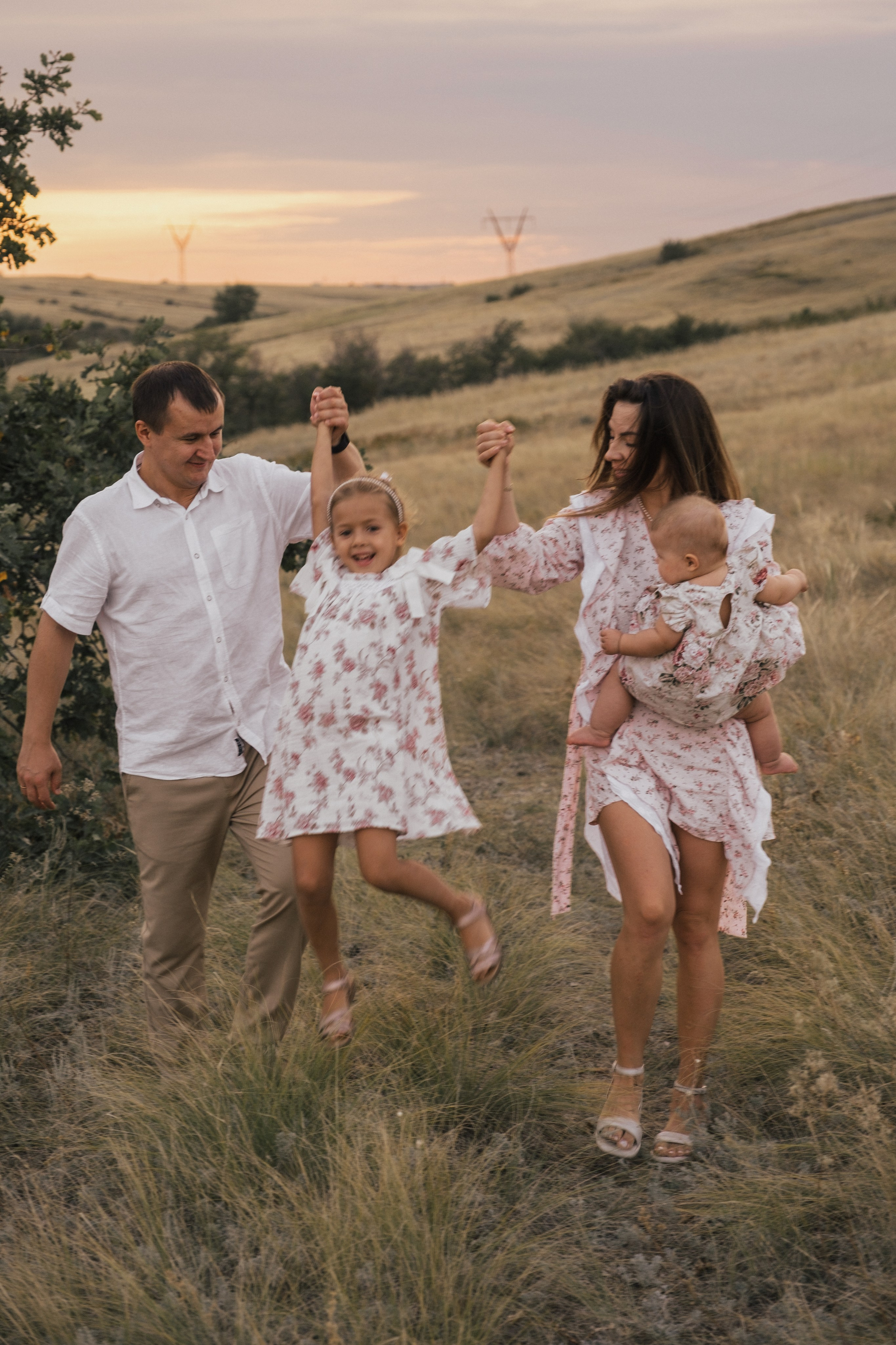 Арина, Борис, Валерия и Эмилия. Свадебный и семейный фотограф в Волгограде