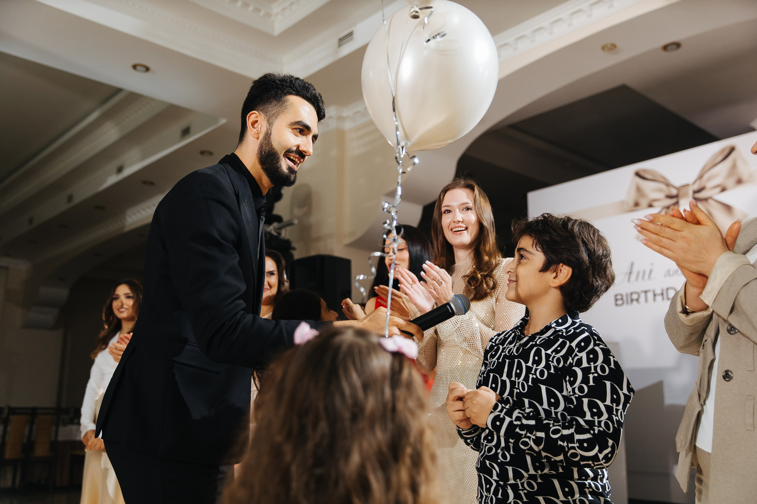 Ани и Назели. 35&5 День рождения, «Янтарь». Фотограф в Красноярске Надежда Воскресенская