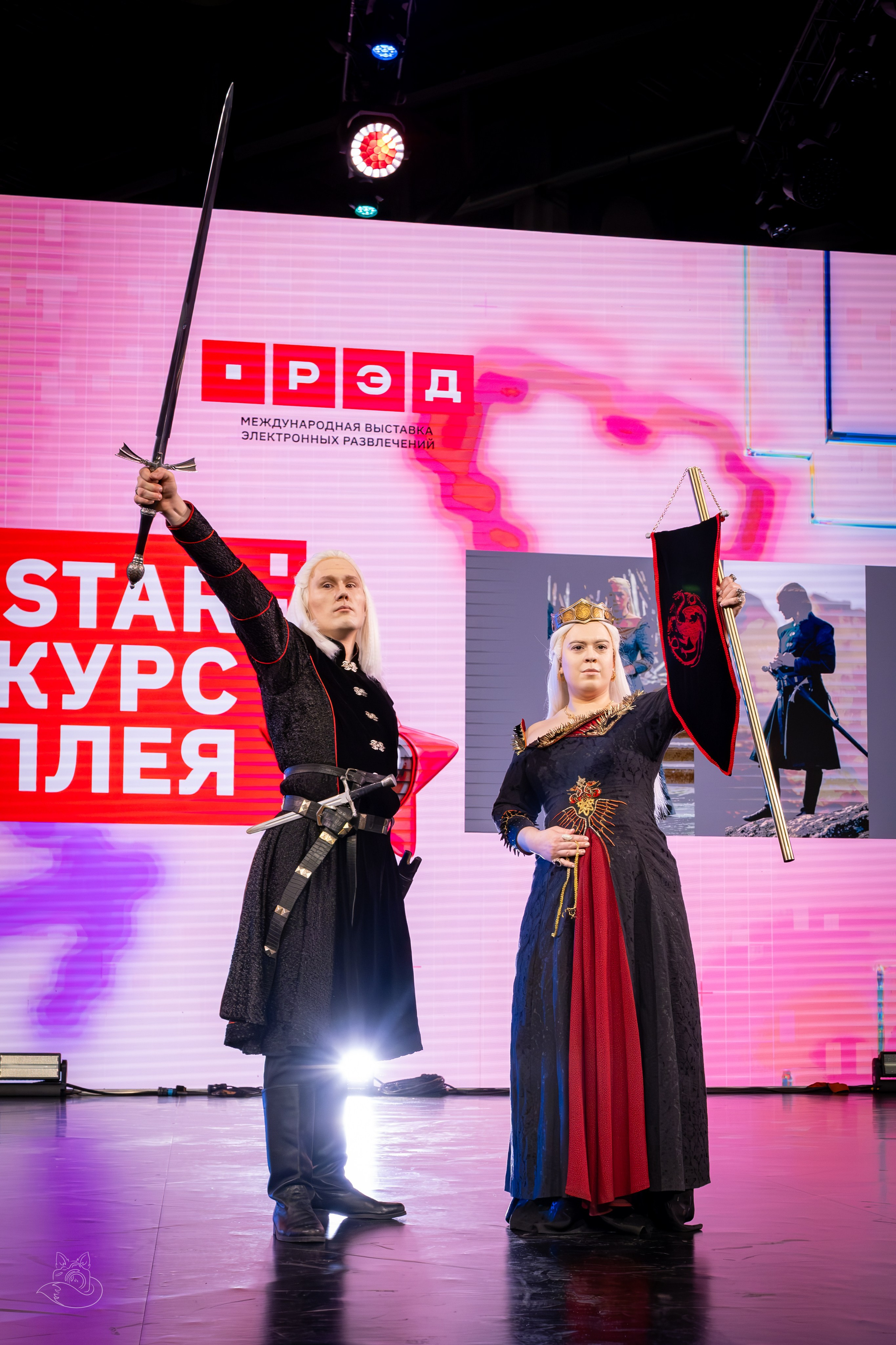 Сцена РЭД ЭКСПО 2024. Косплей фотограф