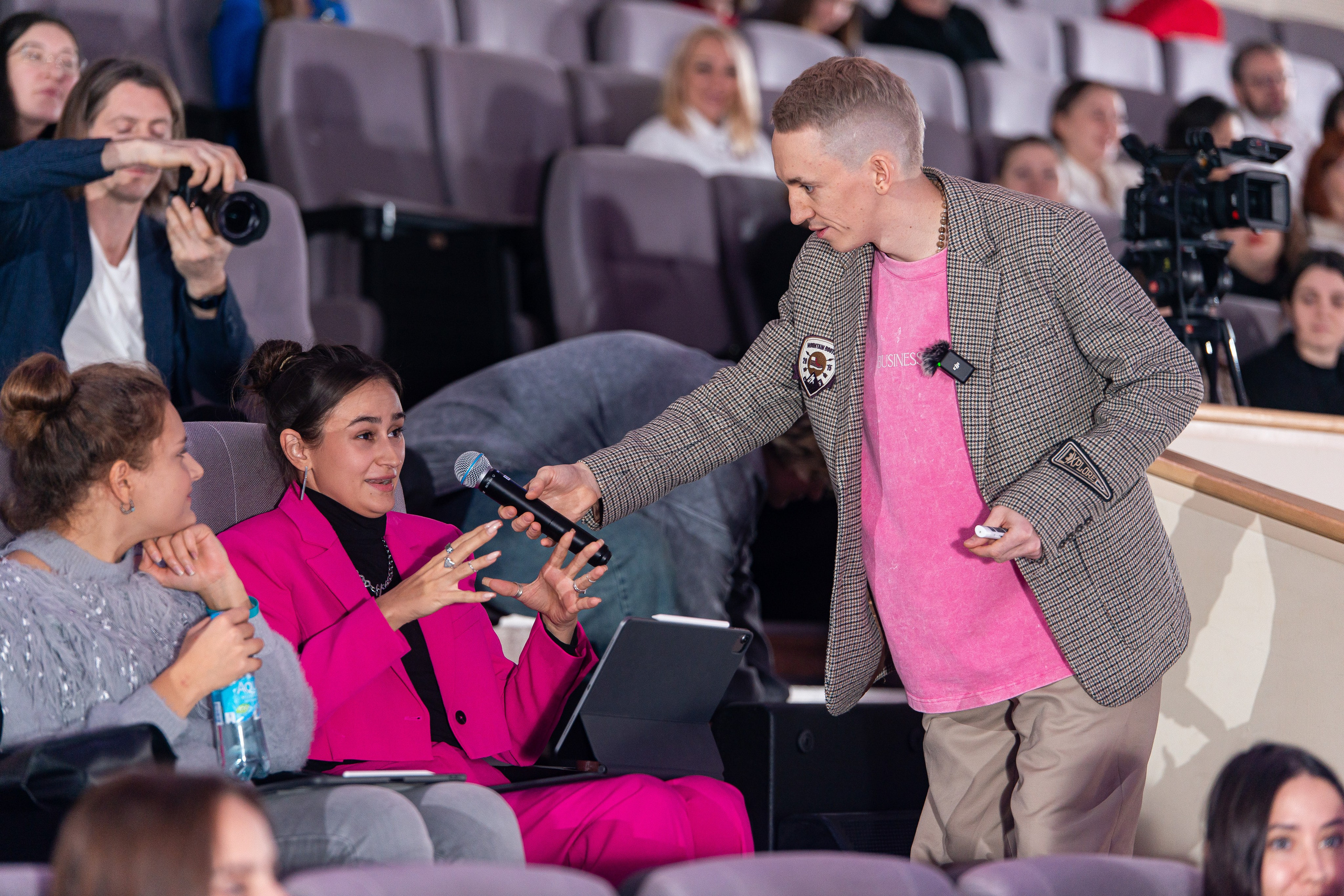 Репортажная съёмка Гала-форума дизайнеров RIW 24. Репортажный и персональный фотограф в Москве