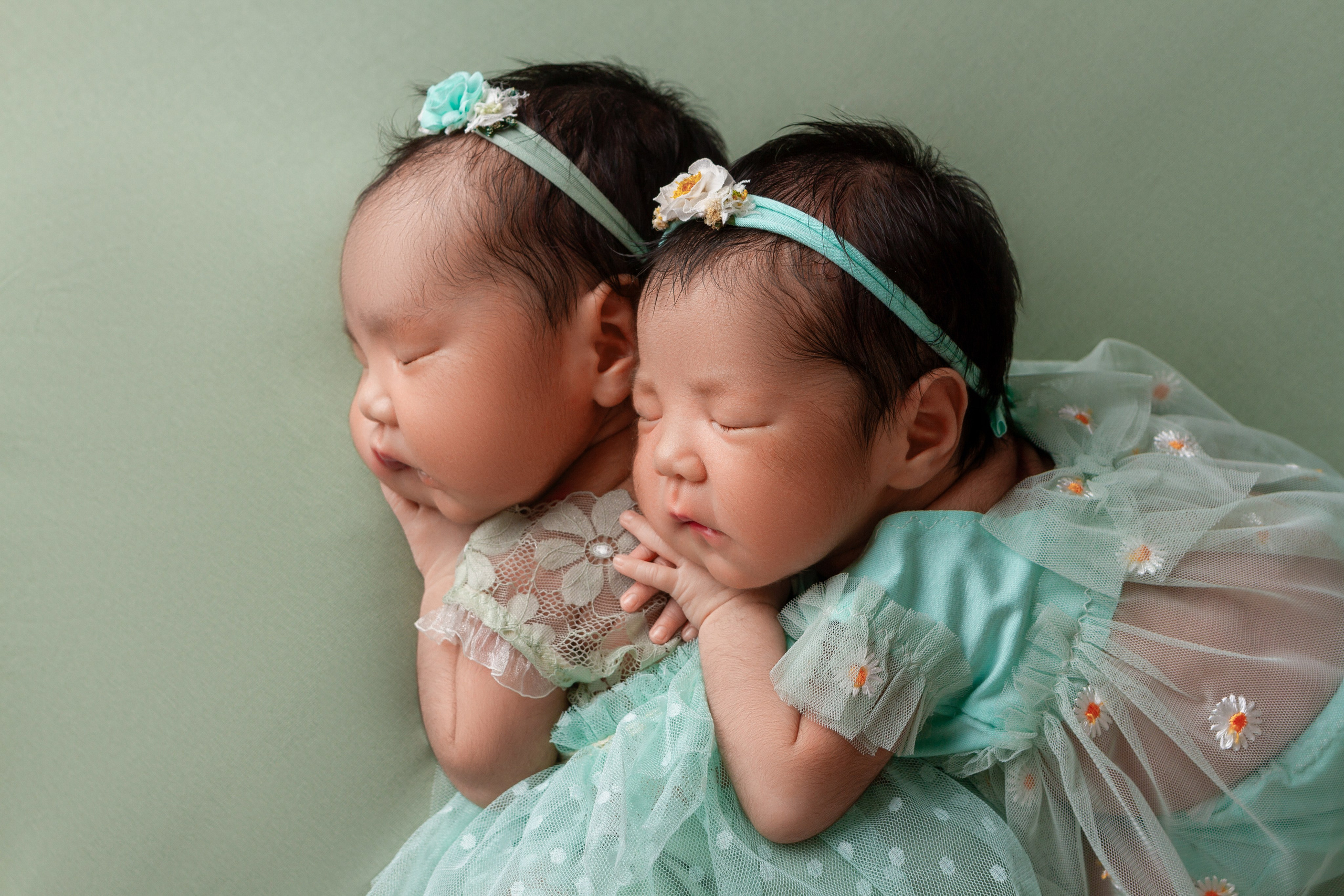 Двойня. Newborn фотограф в Москве — Фотофеи. Съемка новорожденных и детей до года