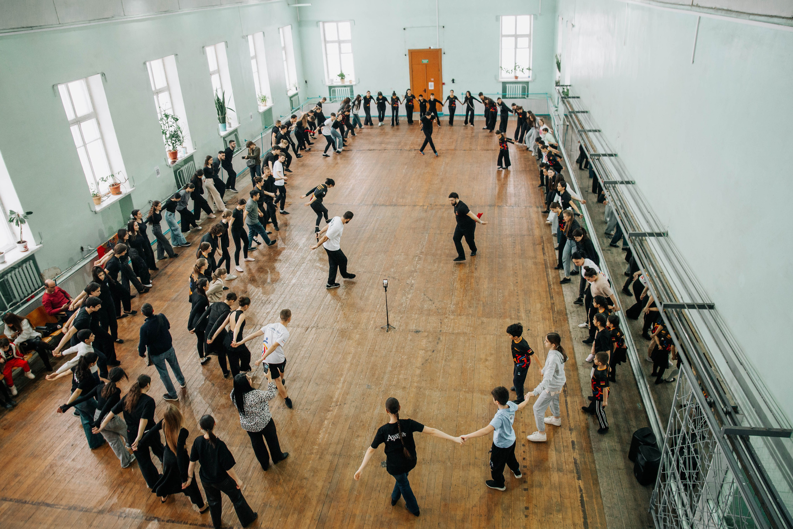 Тренинг танцевального коллектива армянского танца «Единство». Фотограф в Крыму