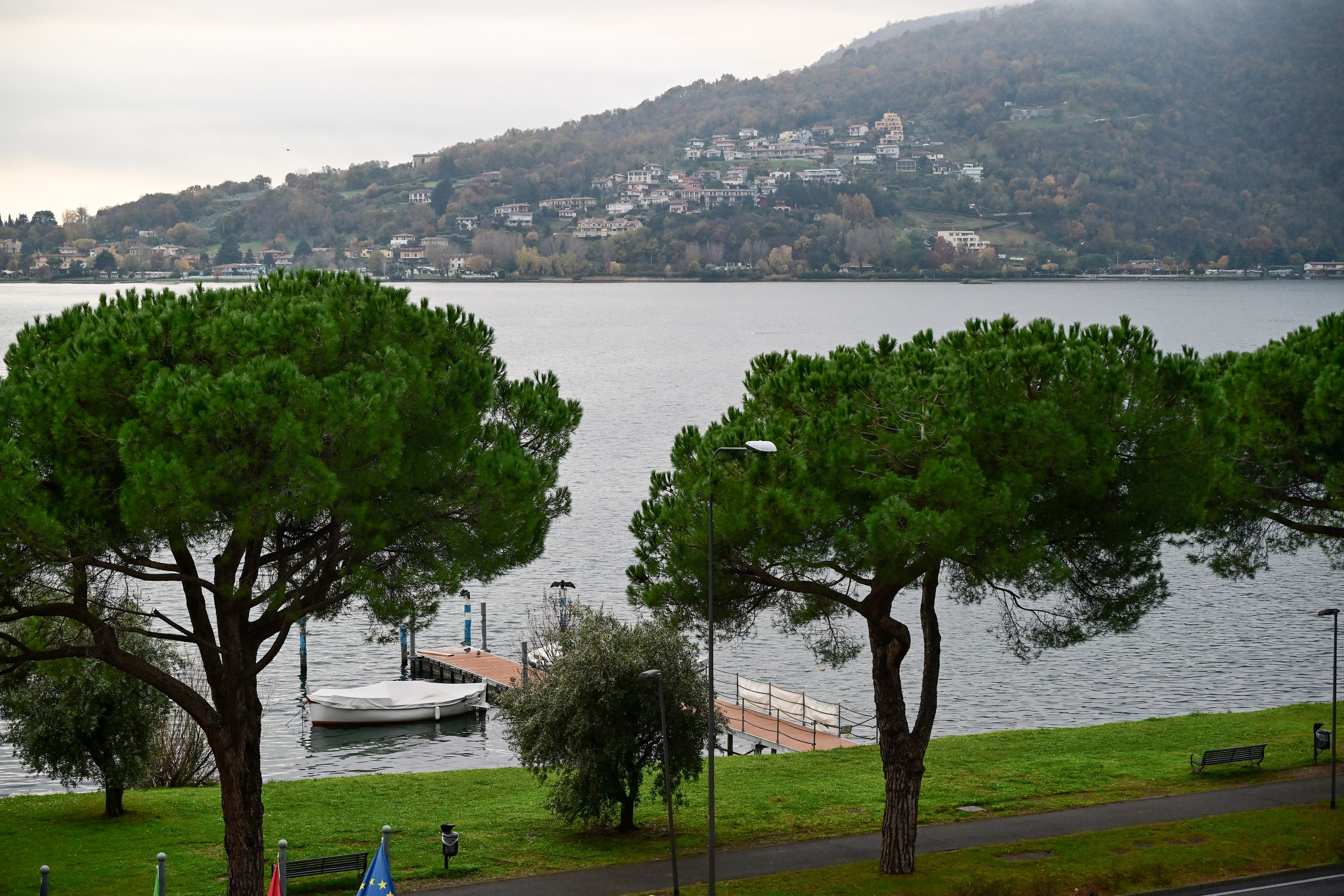 Lago d'iseo and hotel. Фотограф Минск
