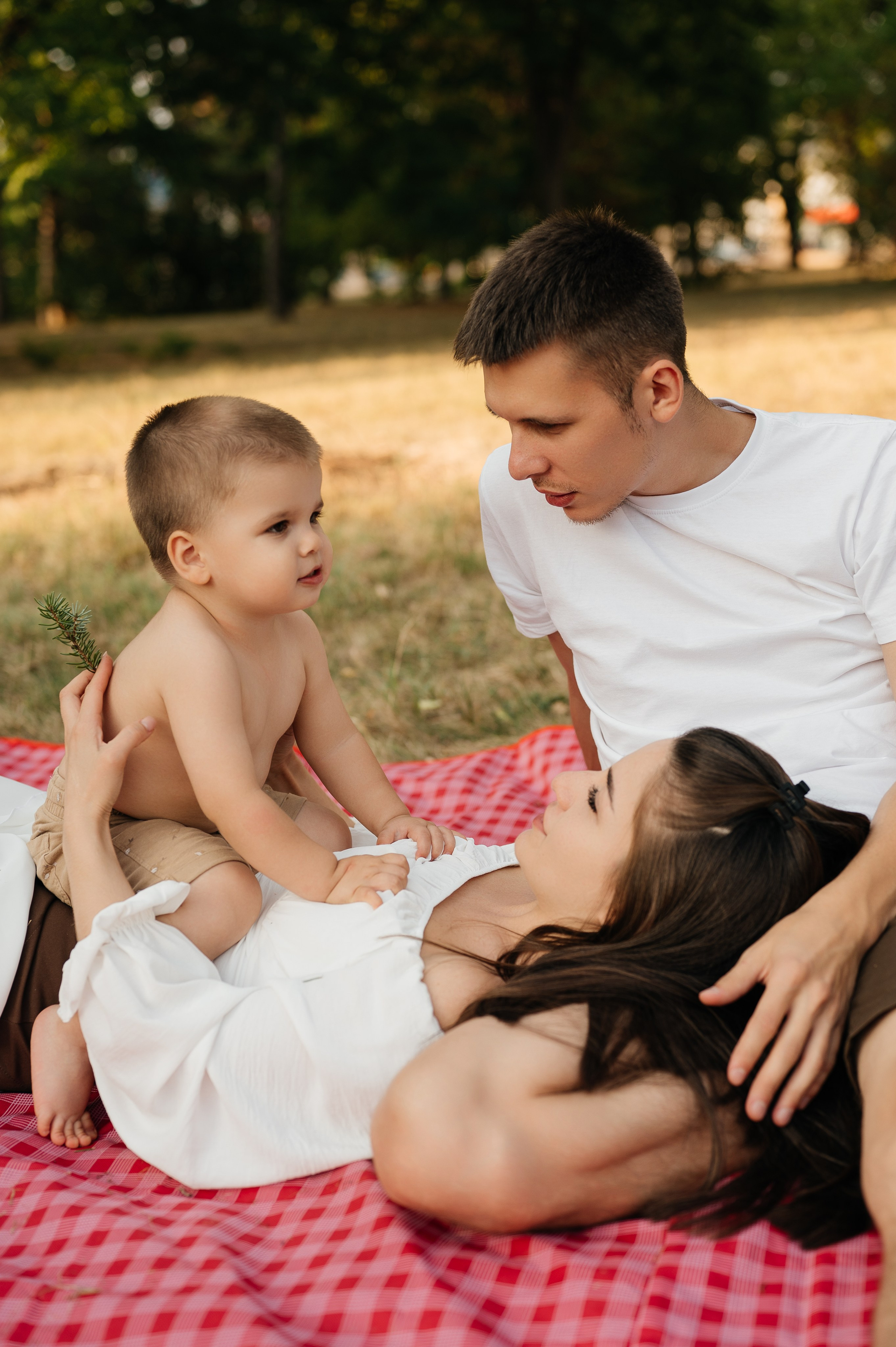 Летняя семейная фотосессия в парке. Свадебный и семейный фотограф в Краснодаре Алина Мельник