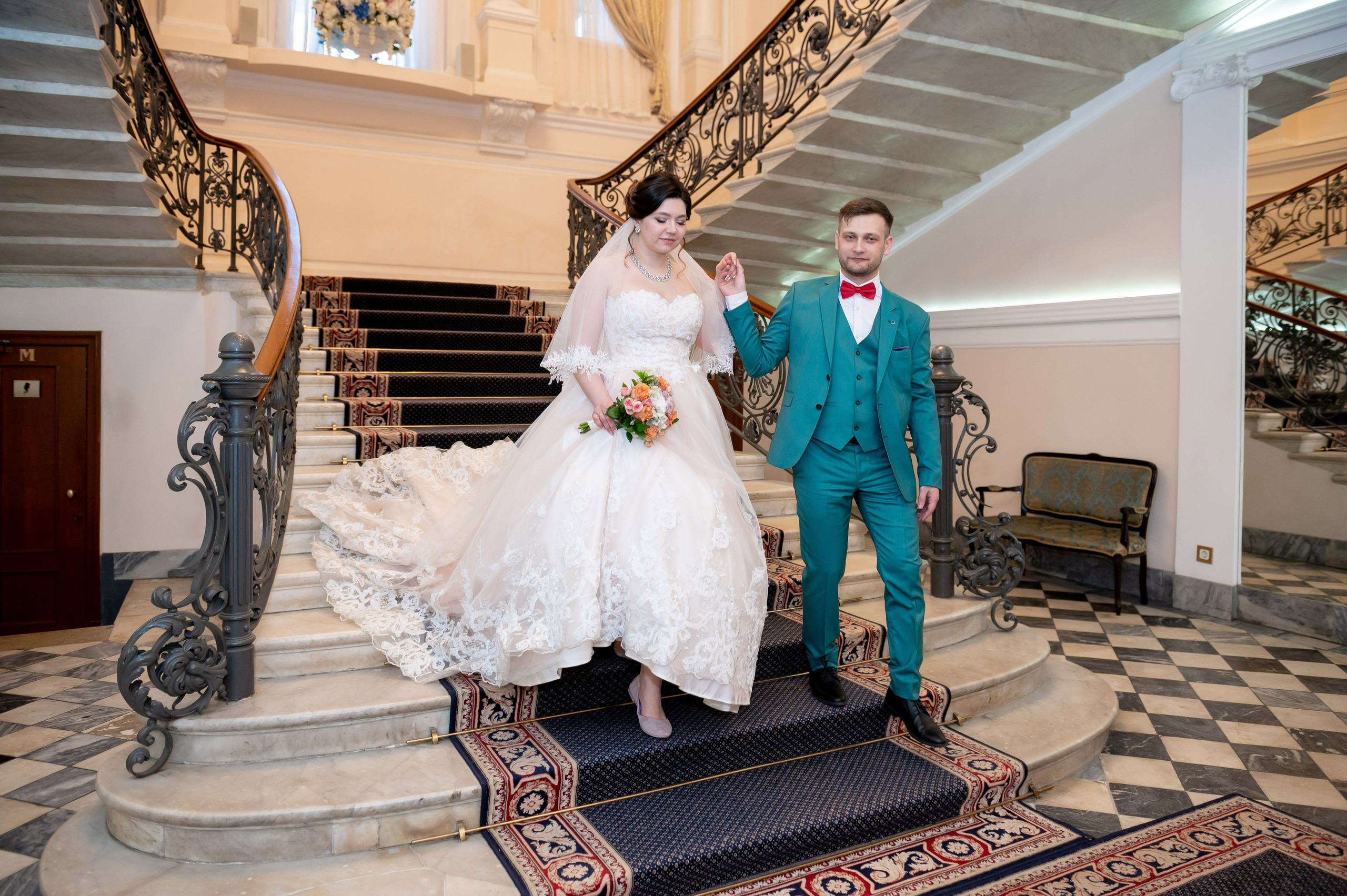 Самая красивая свадебная фотосессия в Эрмитаже. Лучшие свадебные фотографии в Эрмитажа. Портретный, семейный и свадебный фотограф в Санкт-Петербурге и в Пушкине Ширяев Денис
