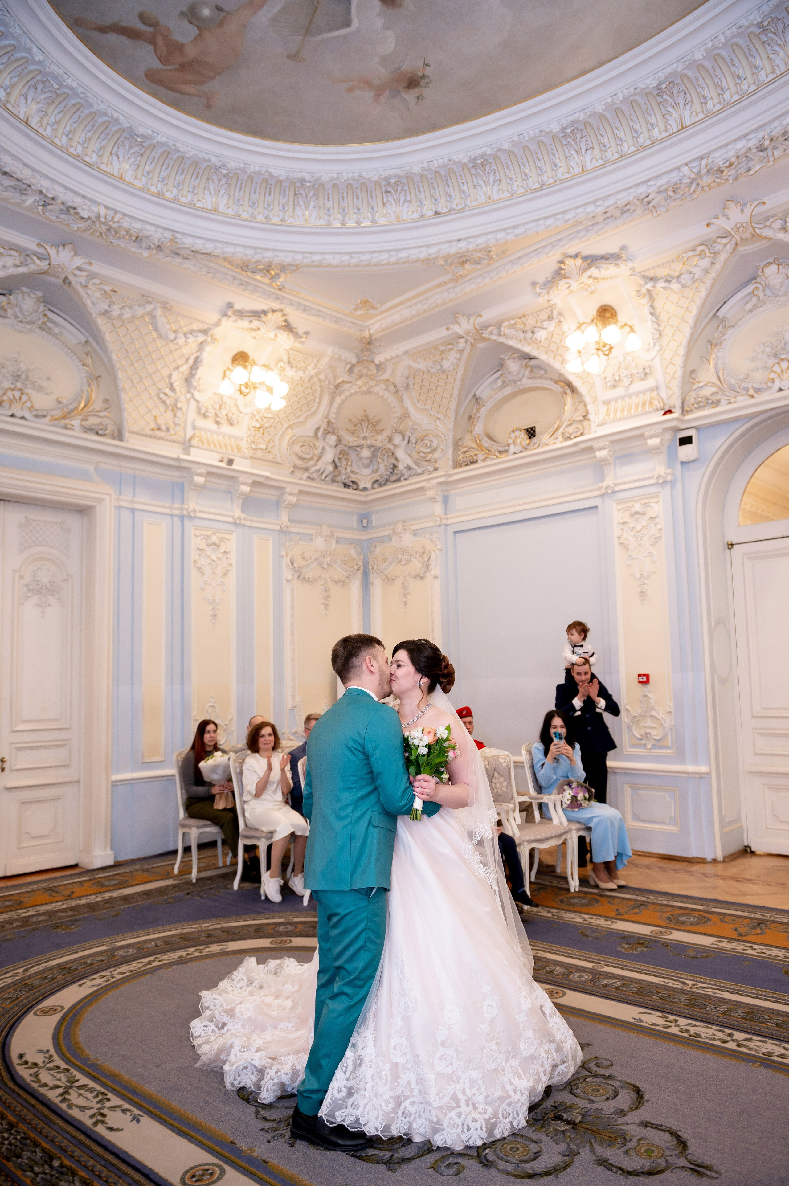 Самая красивая свадебная фотосессия в Эрмитаже. Лучшие свадебные фотографии в Эрмитажа. Портретный, семейный и свадебный фотограф в Санкт-Петербурге и в Пушкине Ширяев Денис