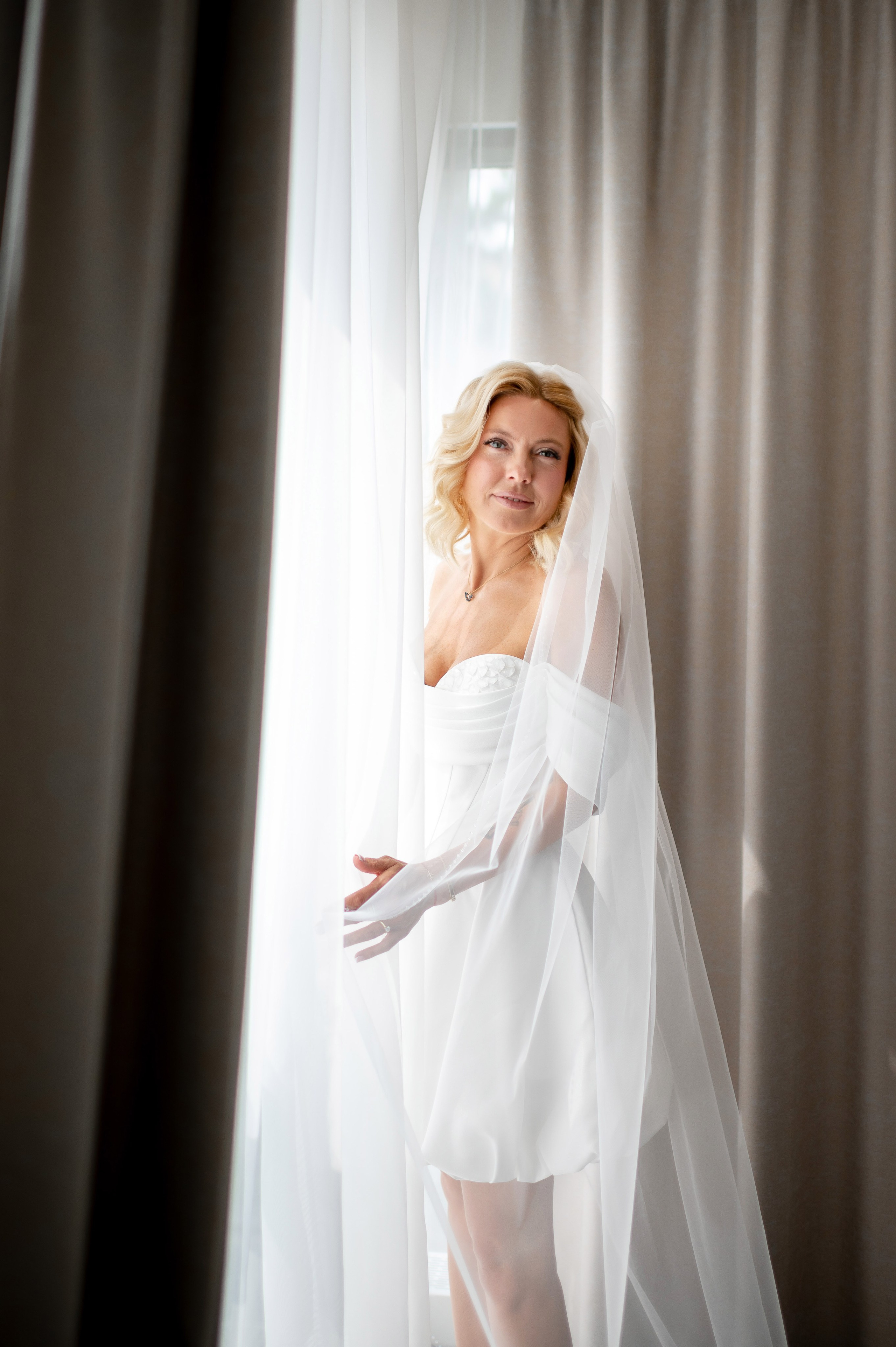 Юлия и Павел (сборы невесты, Невская ратуша, красный Buick, прогулка по рекам на катере). Портретный, семейный и свадебный фотограф в Санкт-Петербурге и в Пушкине Ширяев Денис