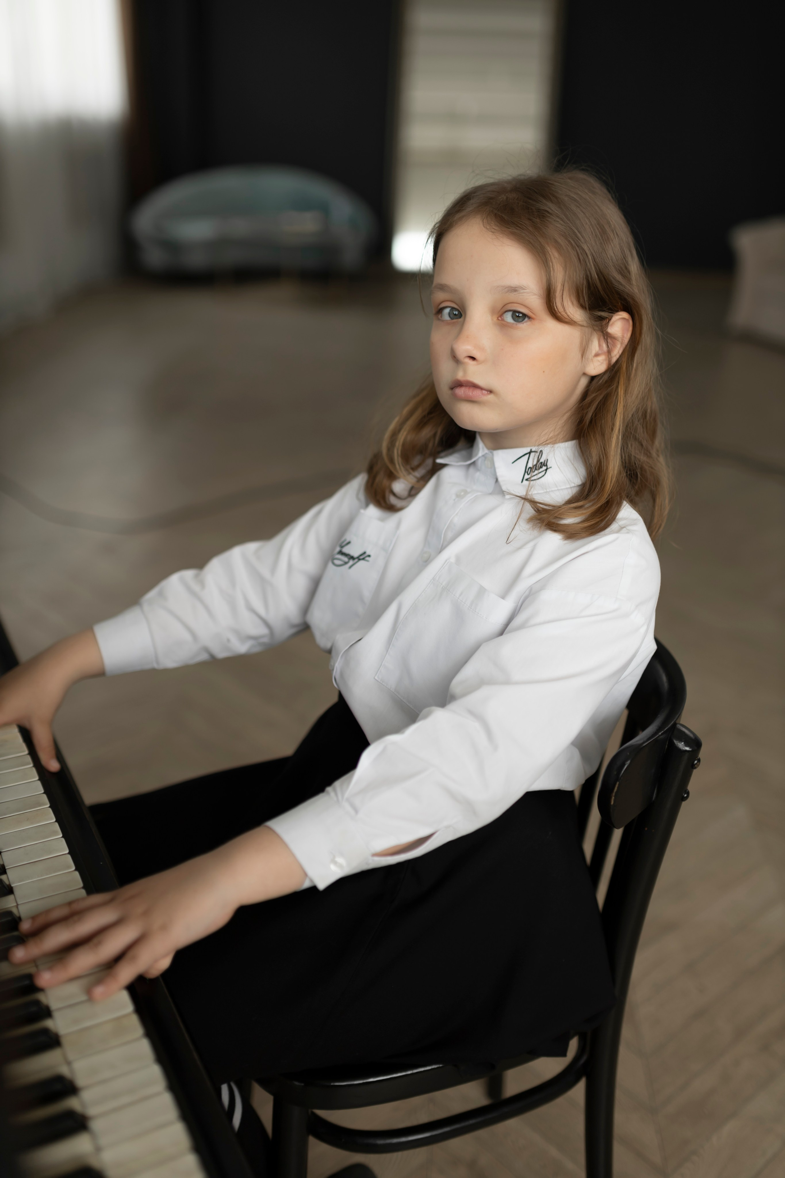 Фотосессия мамы и дочки в Om studio. Интерьерный, предметный и контент фотограф в Иркутске Наталья Карпова