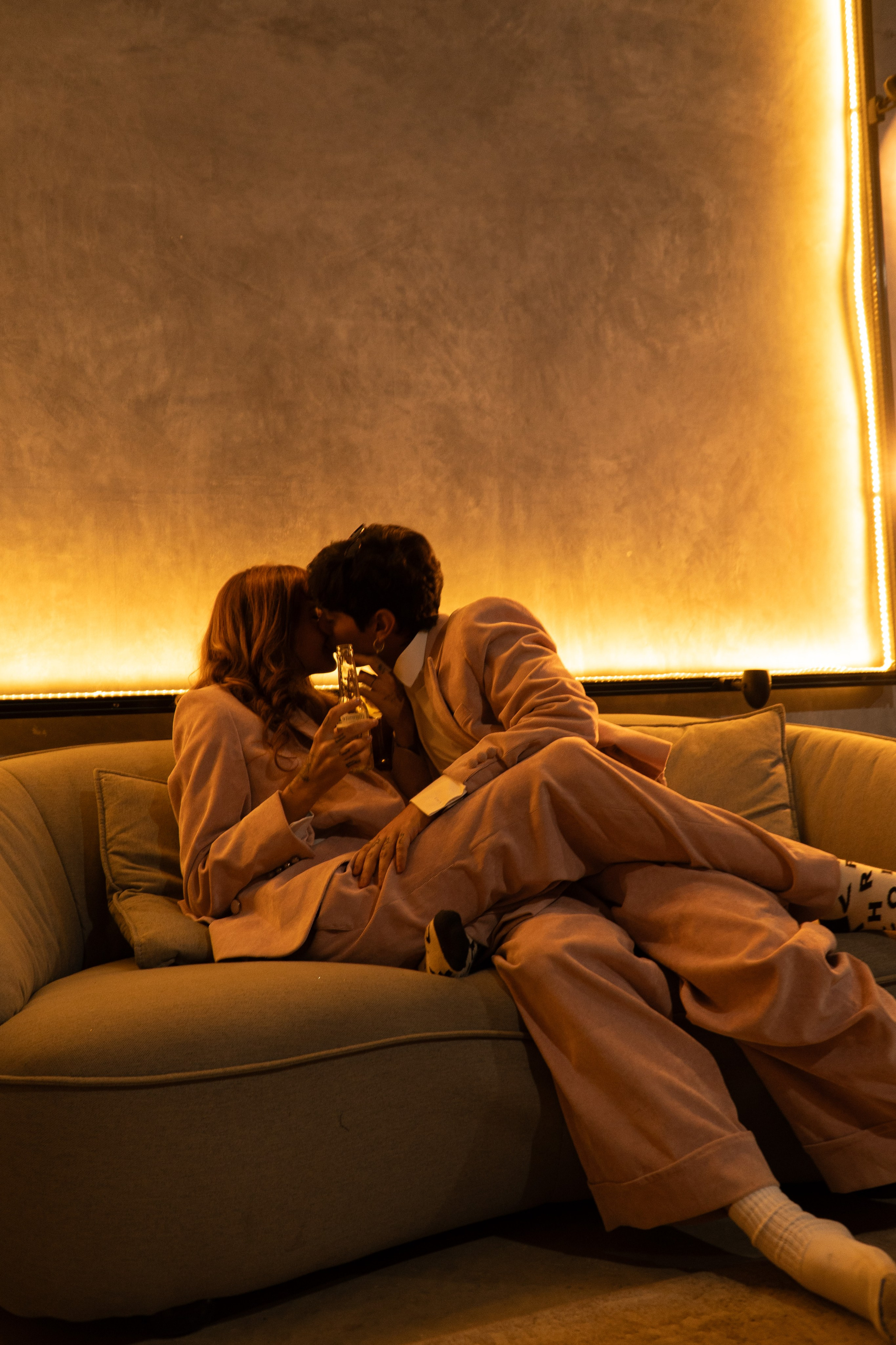 «The kitchen». Wedding Photographer in Barcelona and Medellin