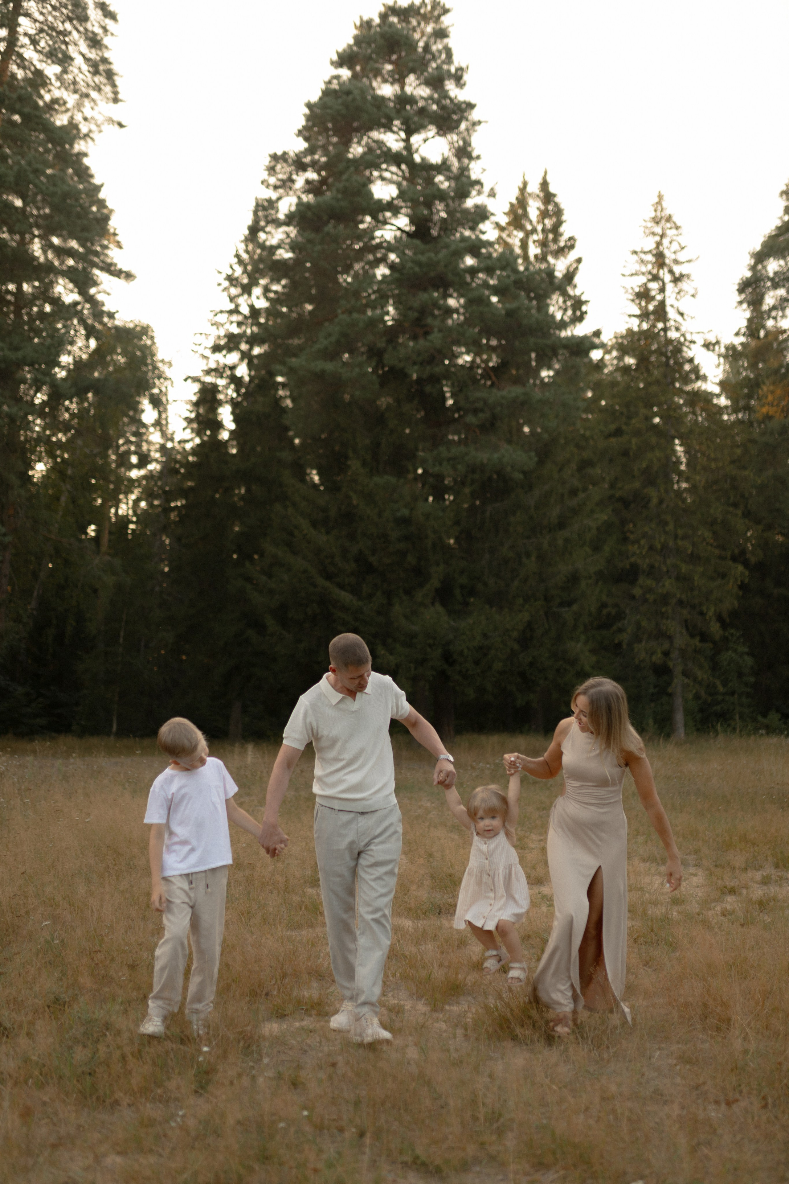 Алексей, Мария, Ваня и Варя. Фотограф Татьяна Семенова