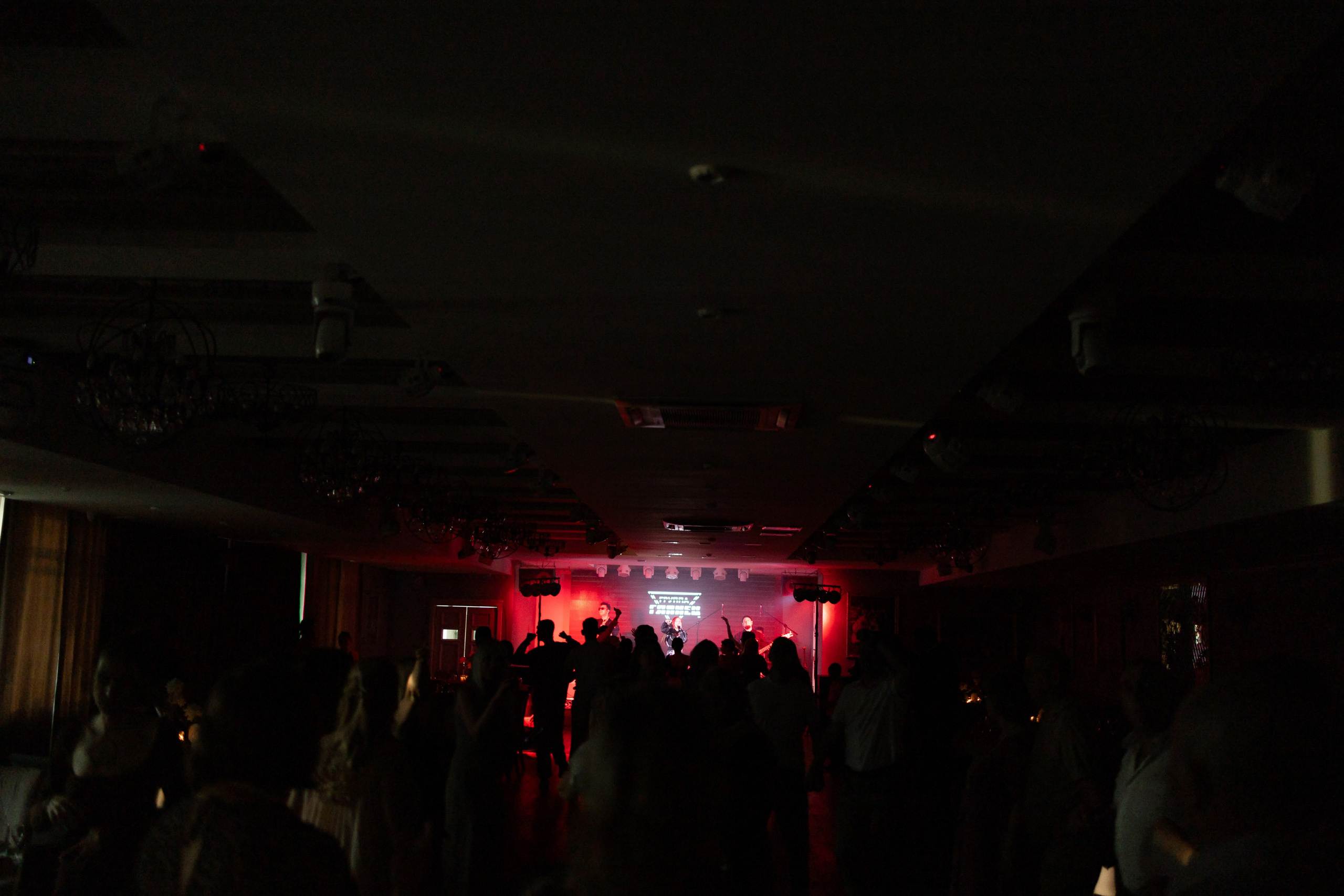 И в конце вечера мы выпьем шампанское за наш день