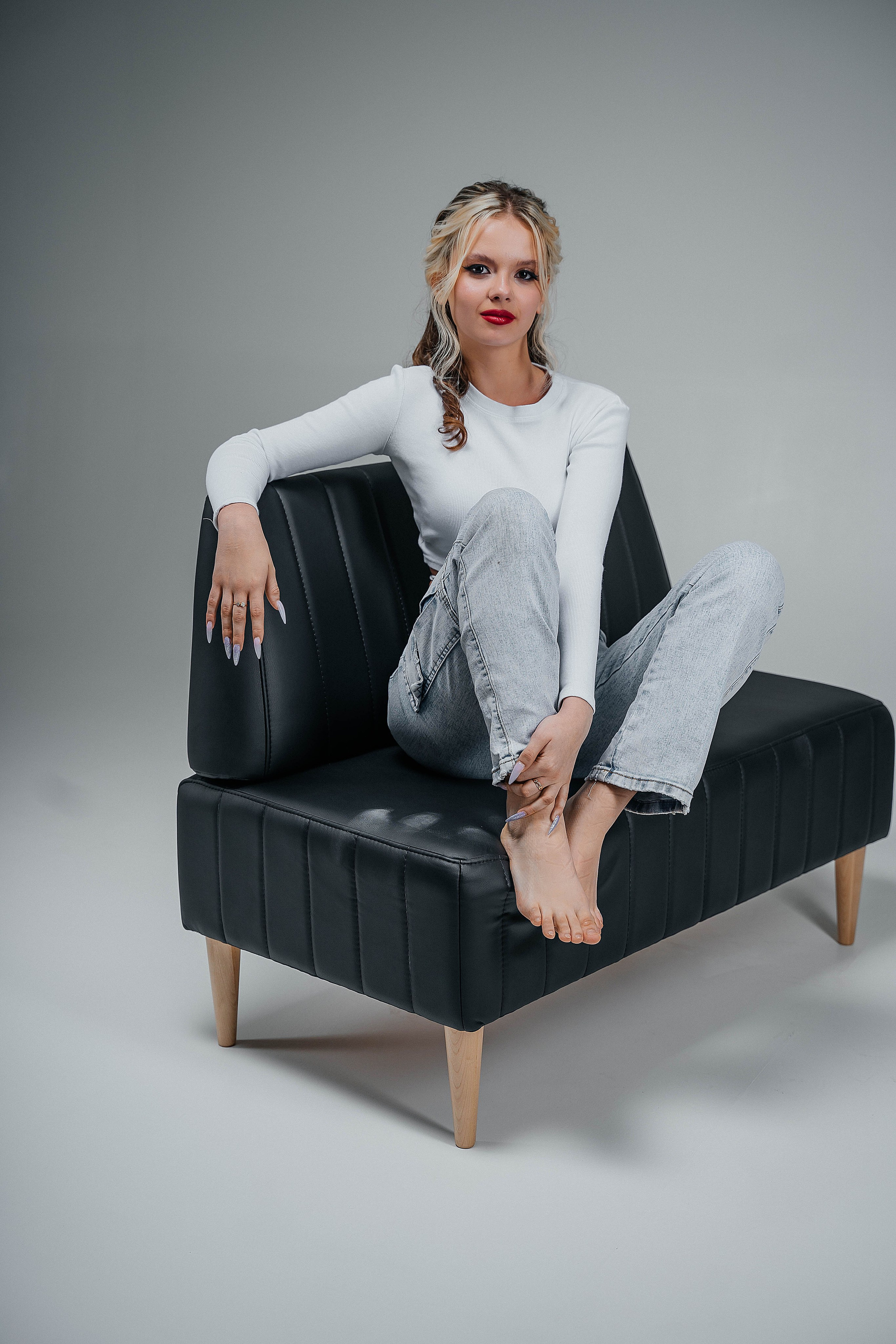 Студийный минимализм. Виктория Алпеева — фотограф по любви