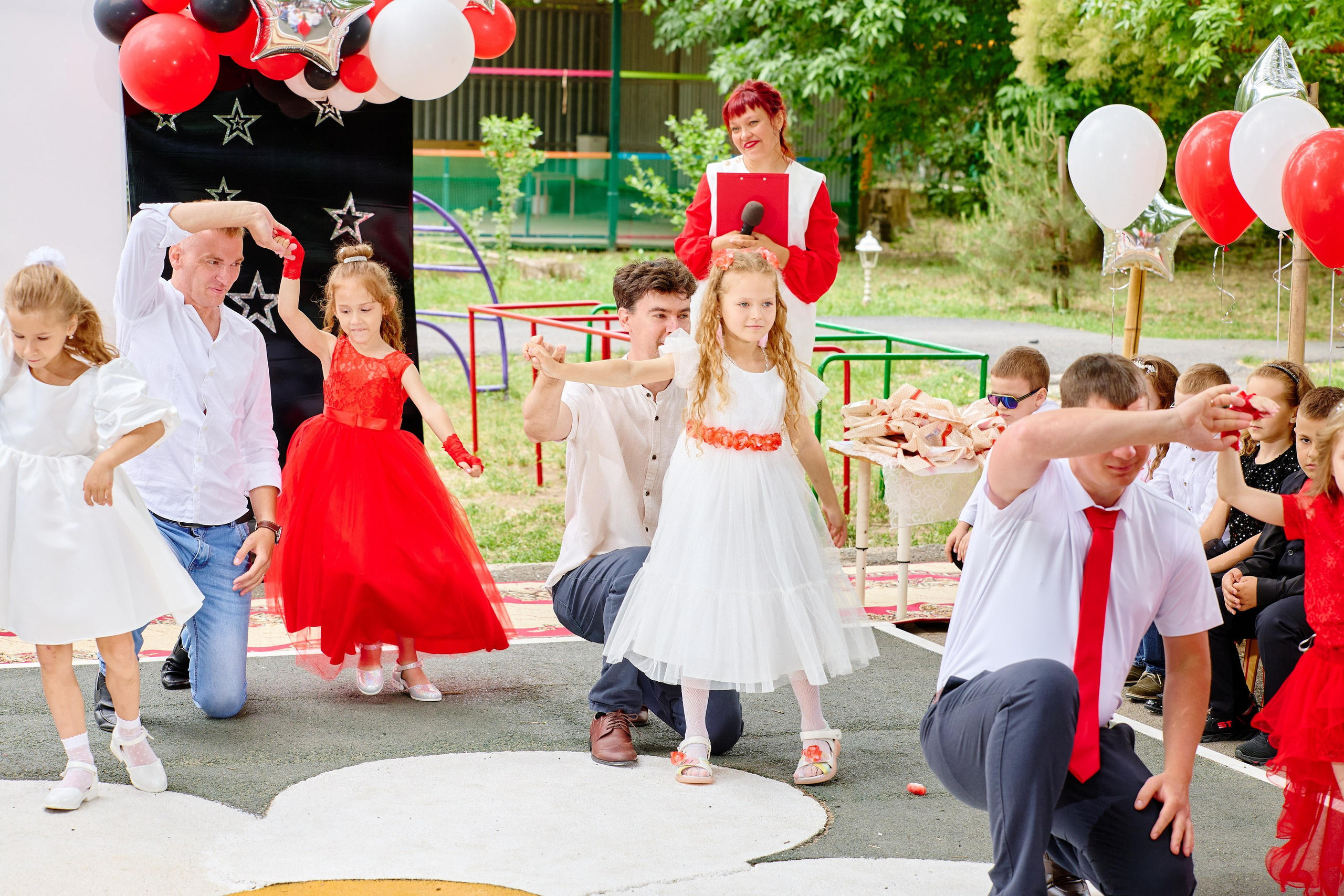 Выпускной 45 сад. Фотограф Выпускные альбомы Таганрог Сергей Коробченко