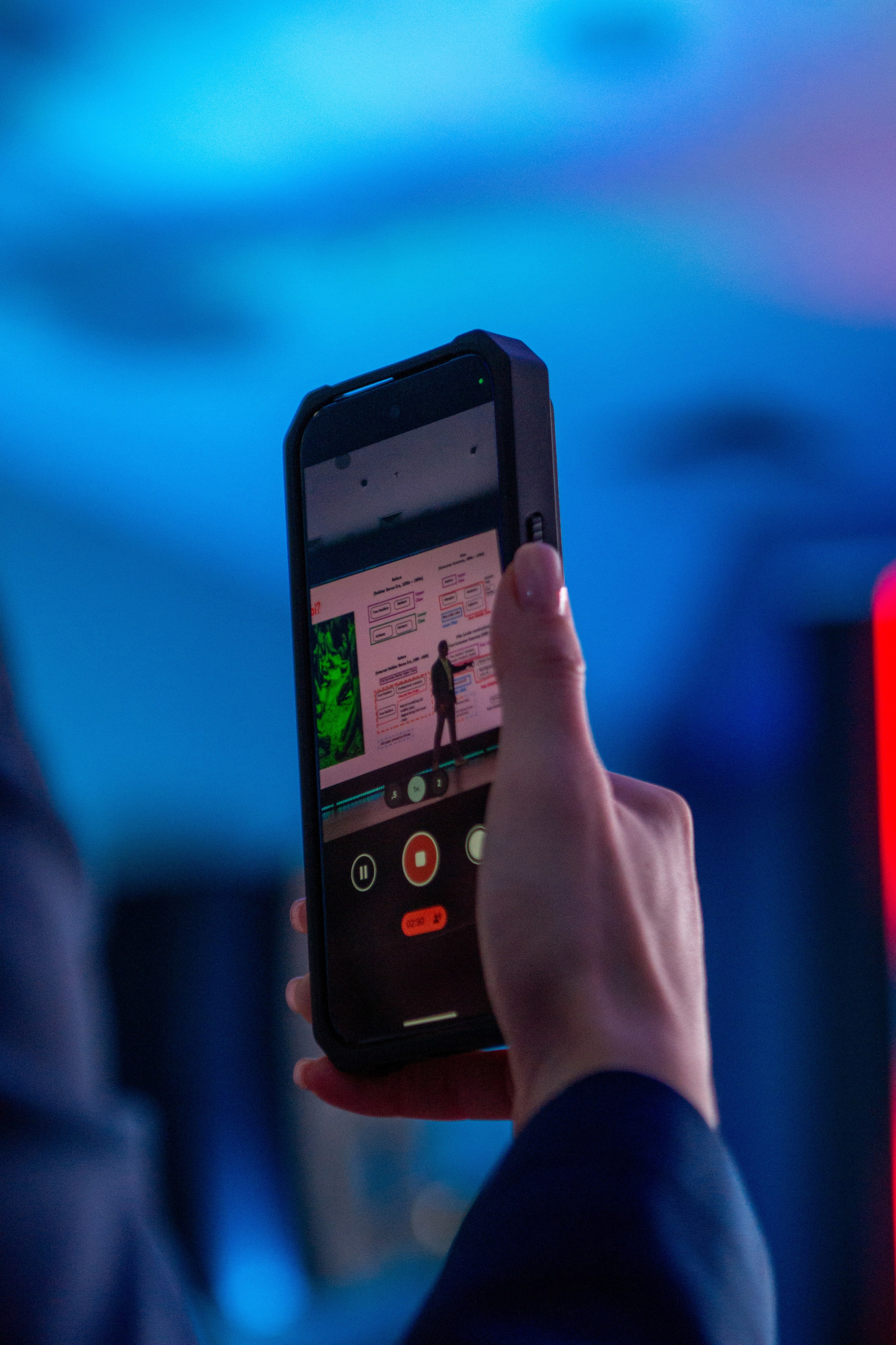 Тур Оскара Хартманна «Охота за единорогами». Дарья Терещук — репортажный фотограф в Минске