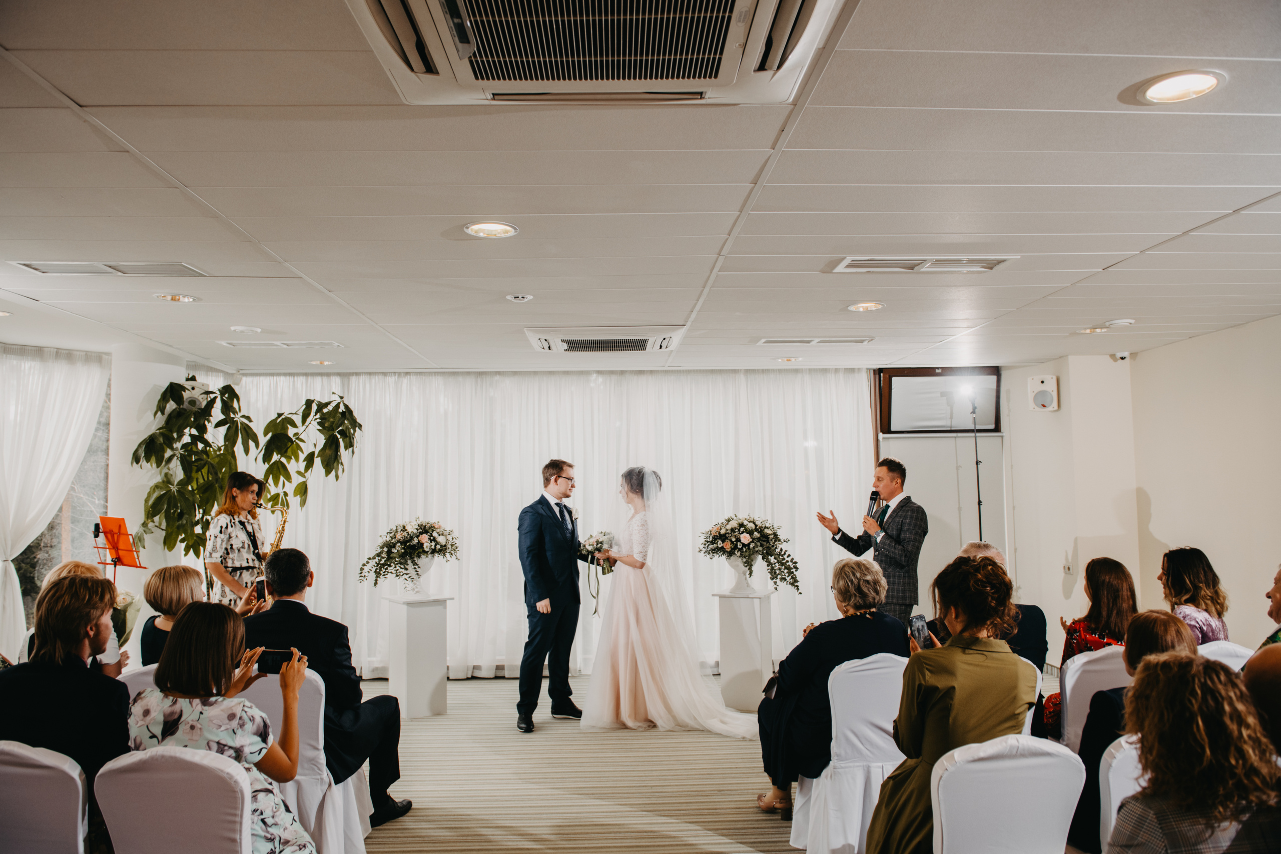 Лера и Паша. Ведущий на свадьбу в Москве Зубков Алексей