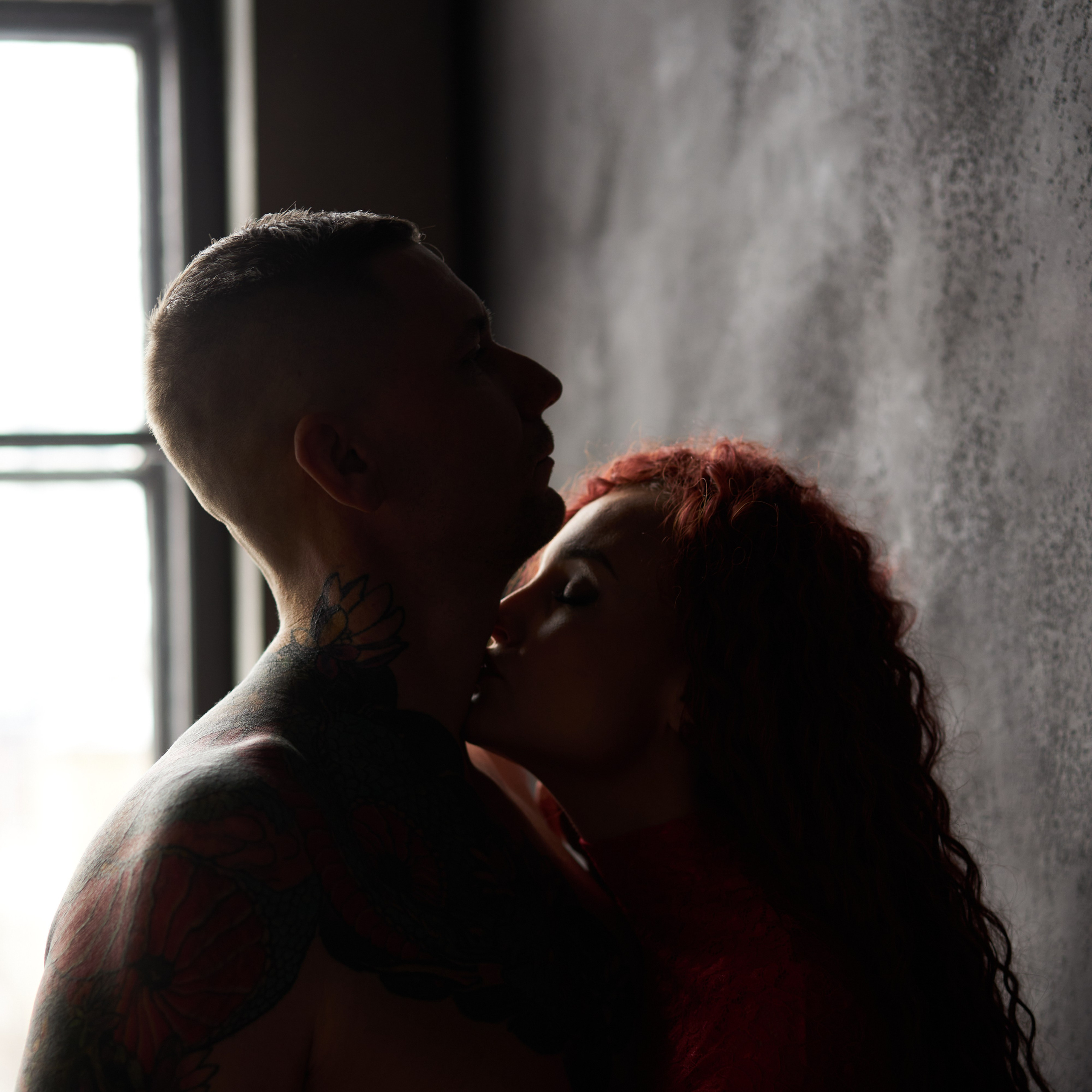 Фотосессия влюбленных в студии. Фотограф Екатеринбург Кокшарова Александра