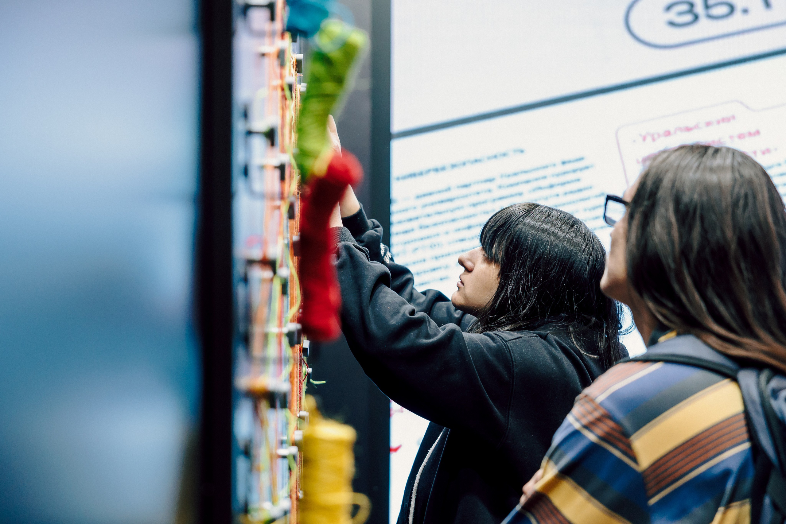 СКБ Контур — Форум будущего — Стенд. Лёшка Варзегов — фотограф