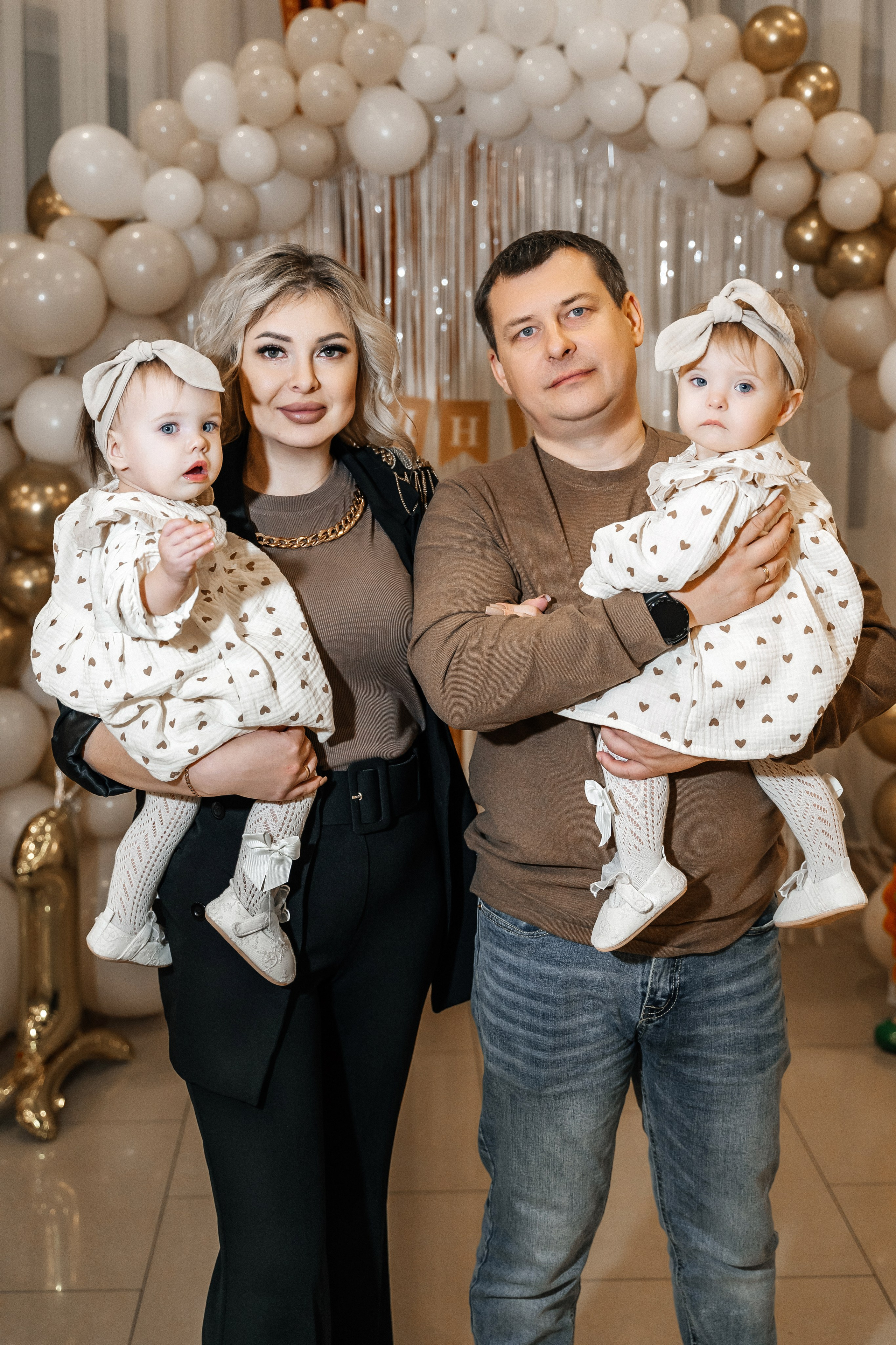 Александра и Виктория 1 годик. Семейный фотограф в Белгороде Амелина Алина