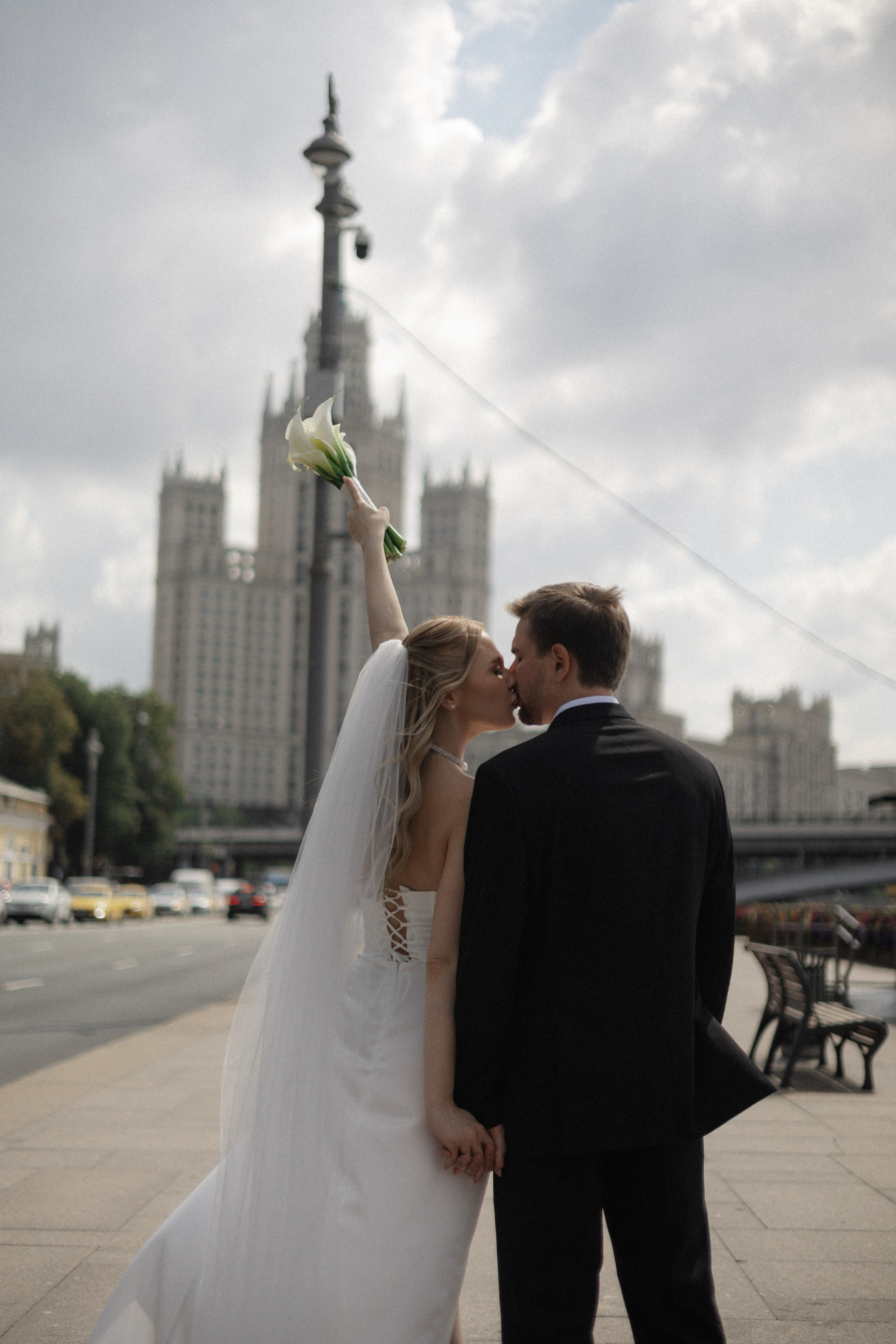 Арина и Дима. Сборы, роспись и прогулка. Свадебный и портретный фотограф в Москве Анастасия Масюк