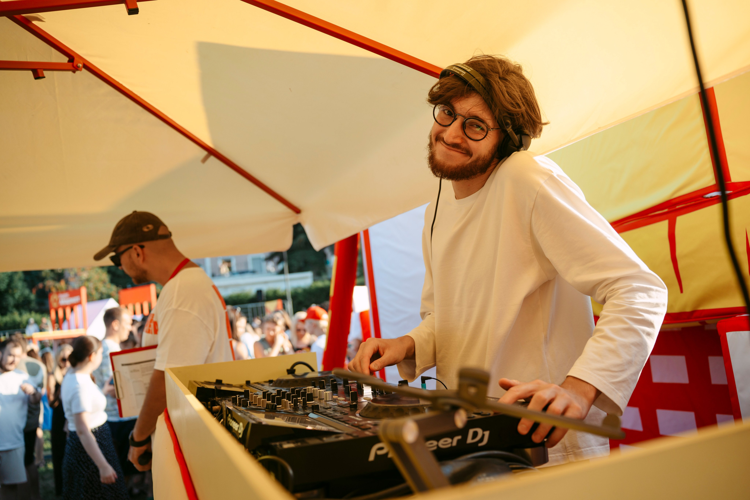 Маркет Маркета. Казань / 2025. Саша Копылов, фотограф в Казани