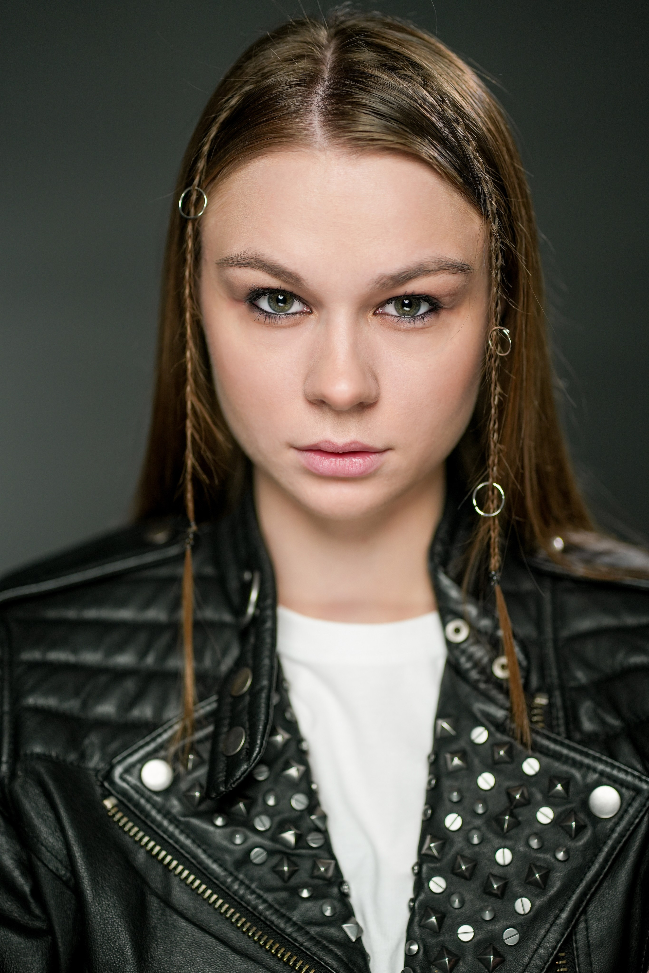 Актриса Софья Костина. Портретная съемка в Москве, студийный фотограф Игорь Фомин