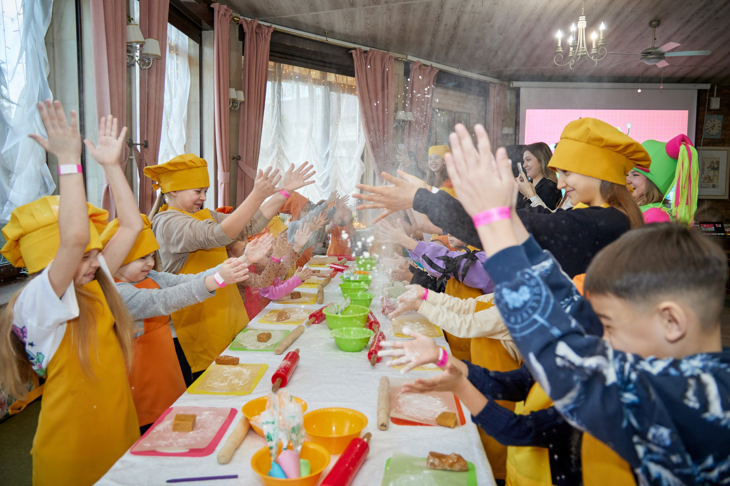 Репортажные кадры с детских праздников