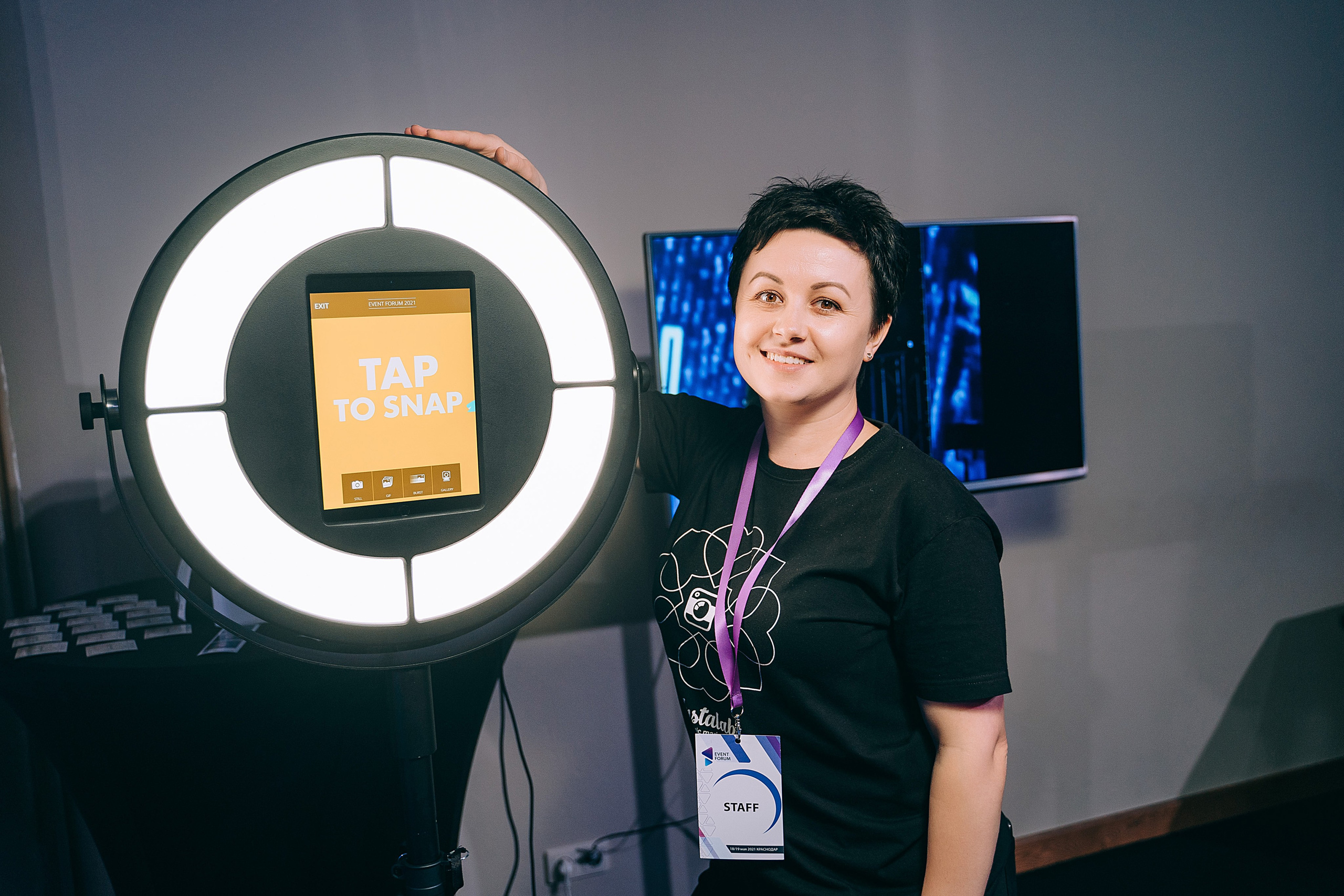 Фото-гиф-стойка BLACK (фотобудка, селфизеркало). Инсталаб Краснодар фото и видео интерактивы на ваше мероприятие