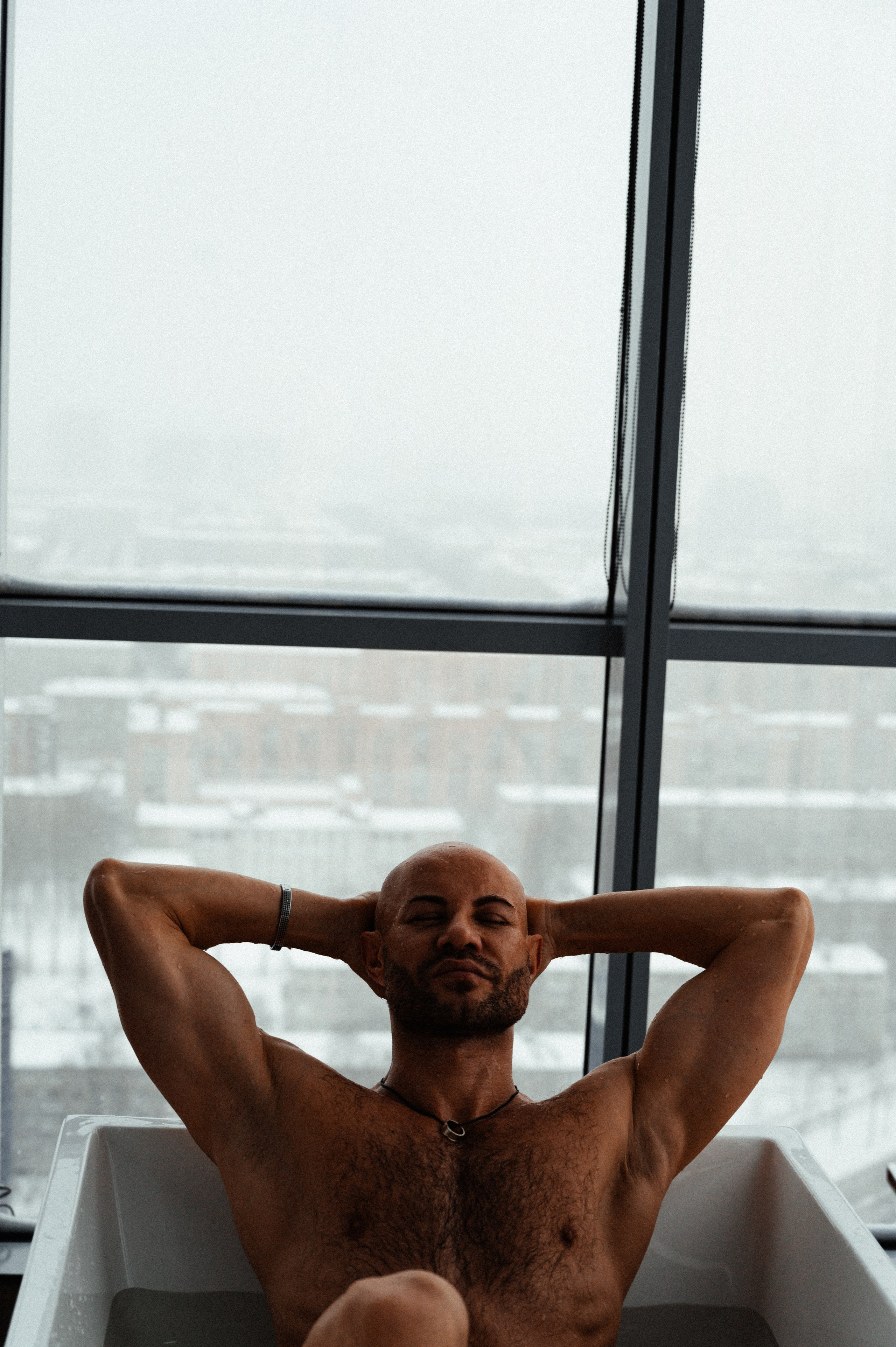 Матвей. Профессиональный фотограф беременности в СПБ. Стильные фотосессии беременности в стиле минимализм и классическая фотография