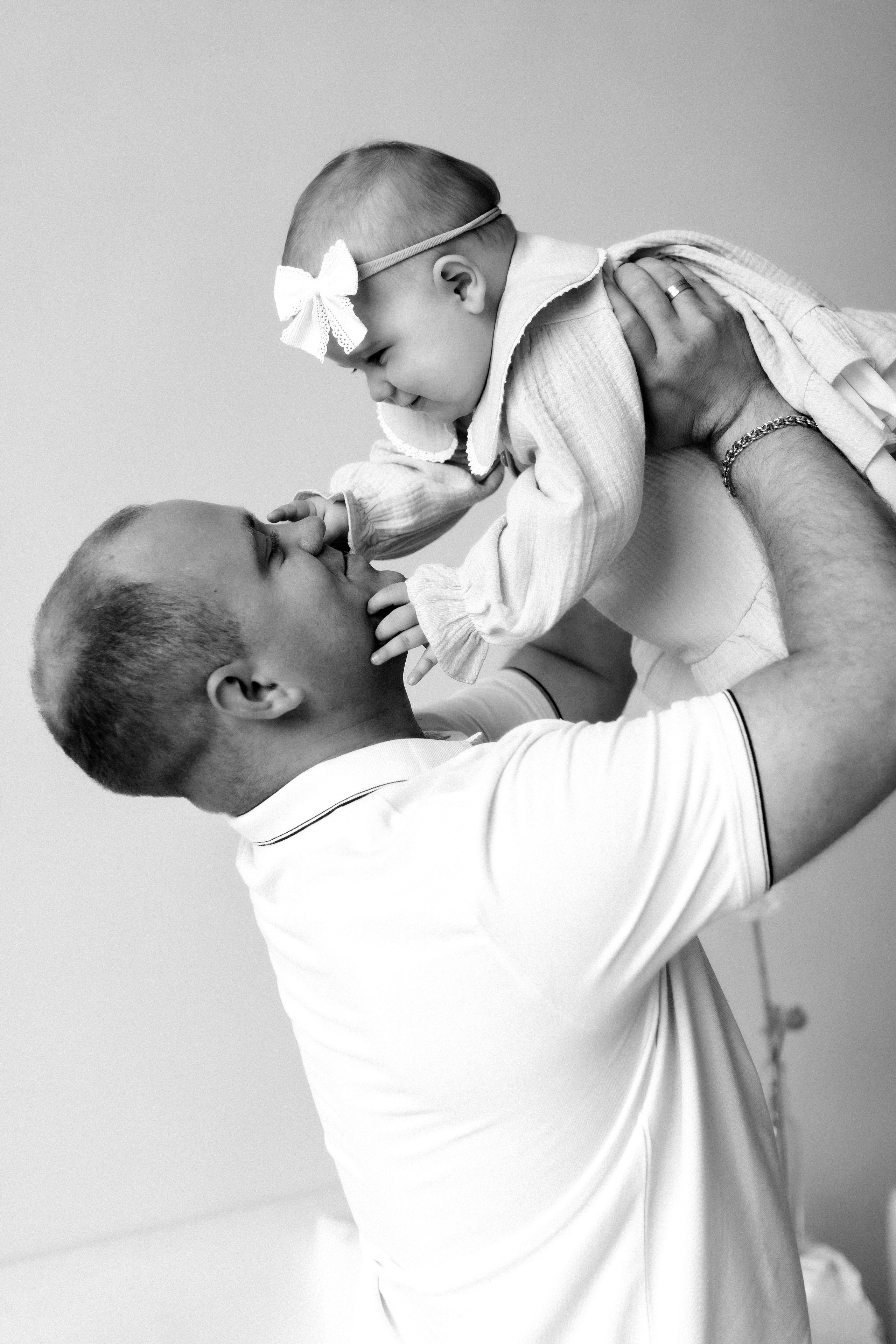 Малышка Алиса с мамой и папой. Фотограф в Челябинске Наталья Епимахова