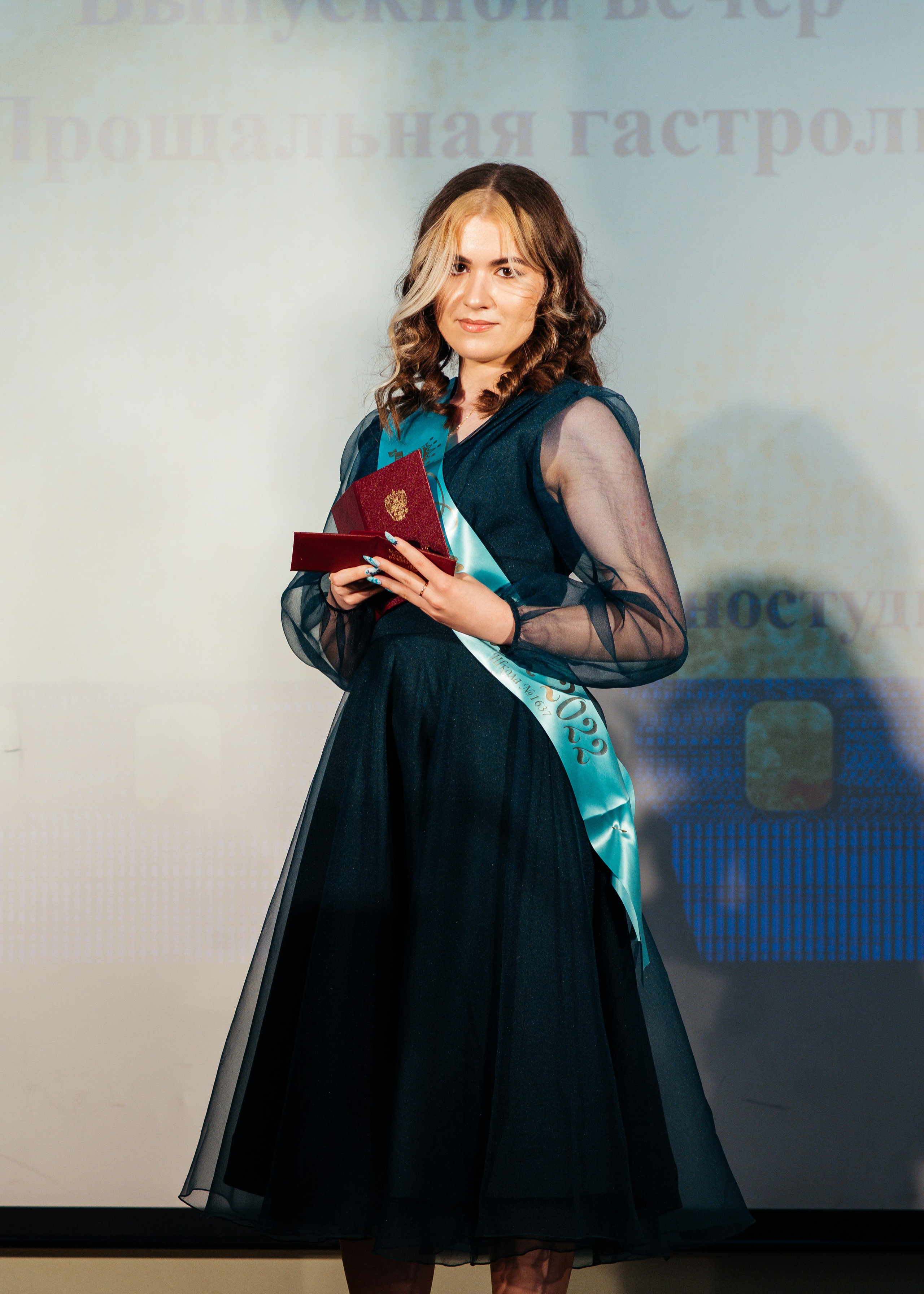 Вручение аттестатов. Выпускные альбомы в Подольске Москве и МО