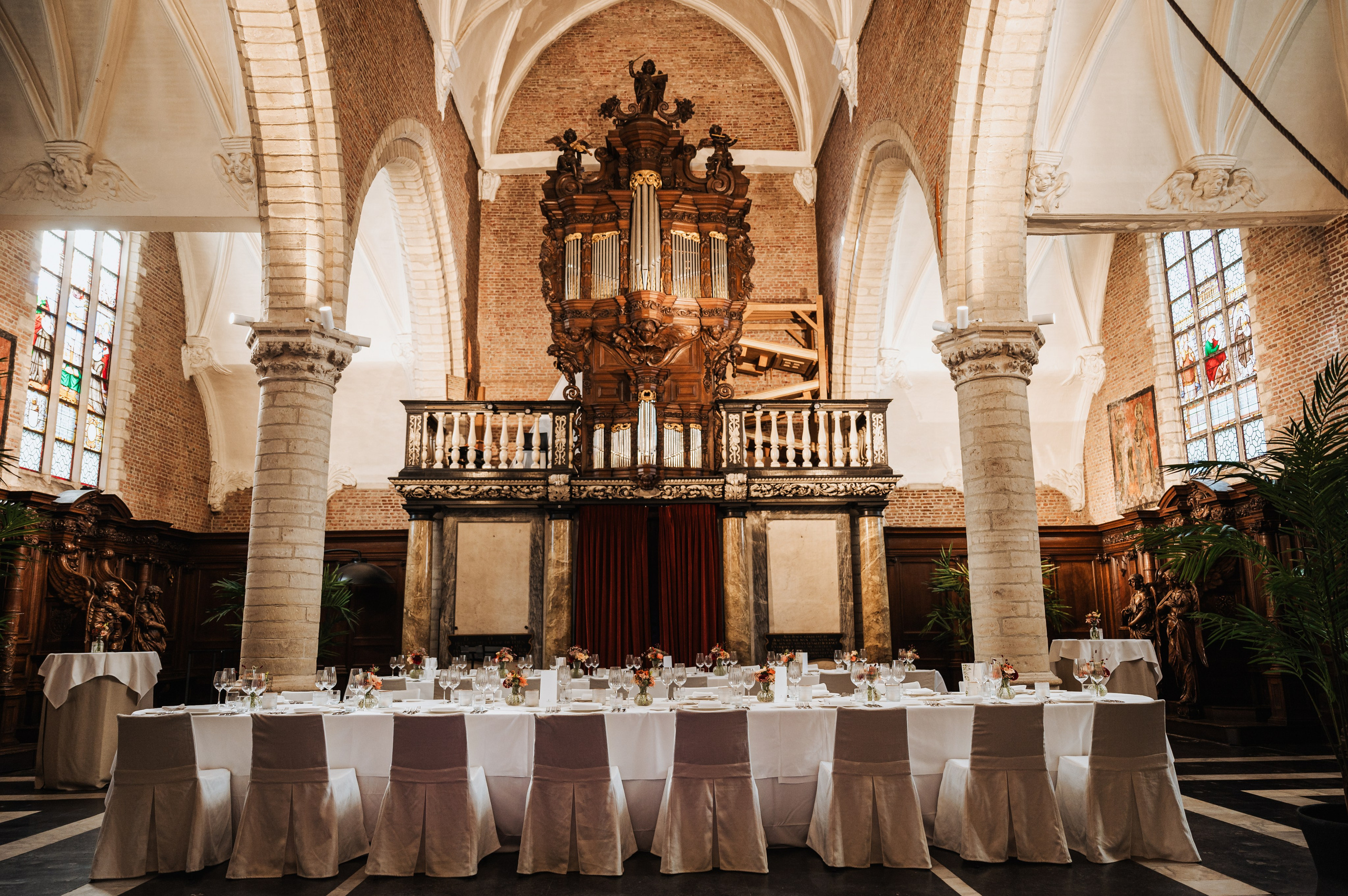 …Whimsical love. Golden Moments Editing — We do Wedding’s Retouch and Video Editing