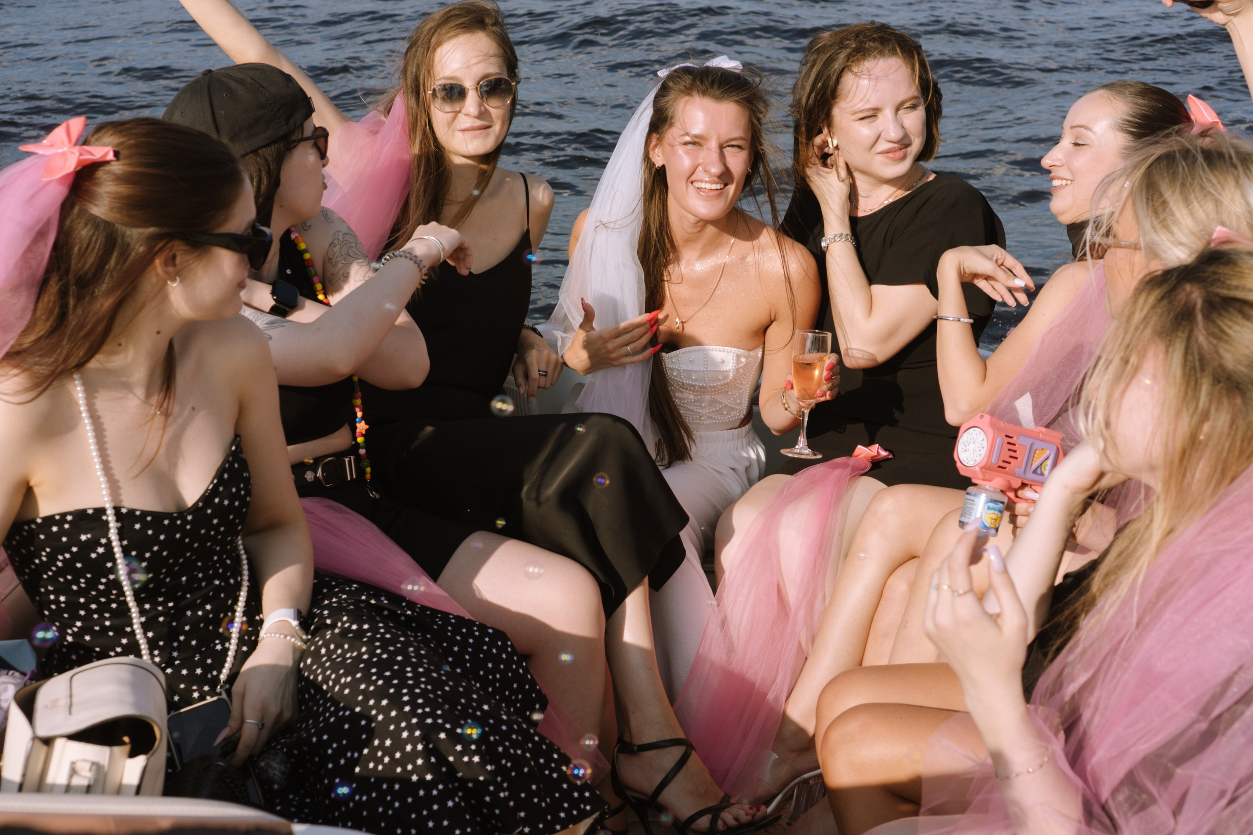 ДЕВИЧНИК НА КАТЕРЕ. Профессиональный фотограф, Санкт-Петербург — Виктория Богомолова