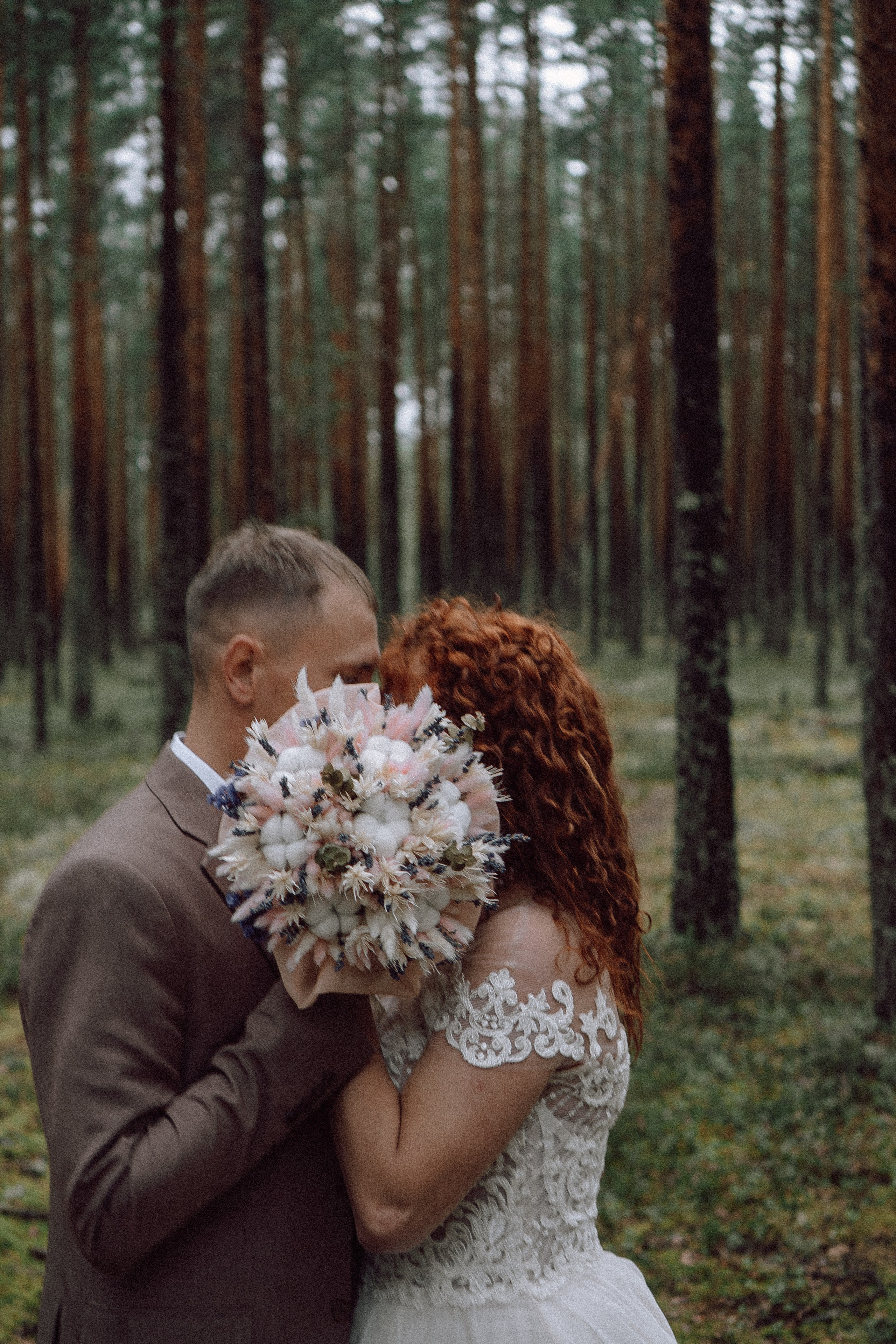 СВАДЕБНАЯ ФОТОСЕССИИЯ ПАРЫ В ГОРОДЕ ПРИОЗЕРСК В СОСНОВОМ ЛЕСУ И С ПИКАПОМ. Профессиональный фотограф, Санкт-Петербург — Виктория Богомолова