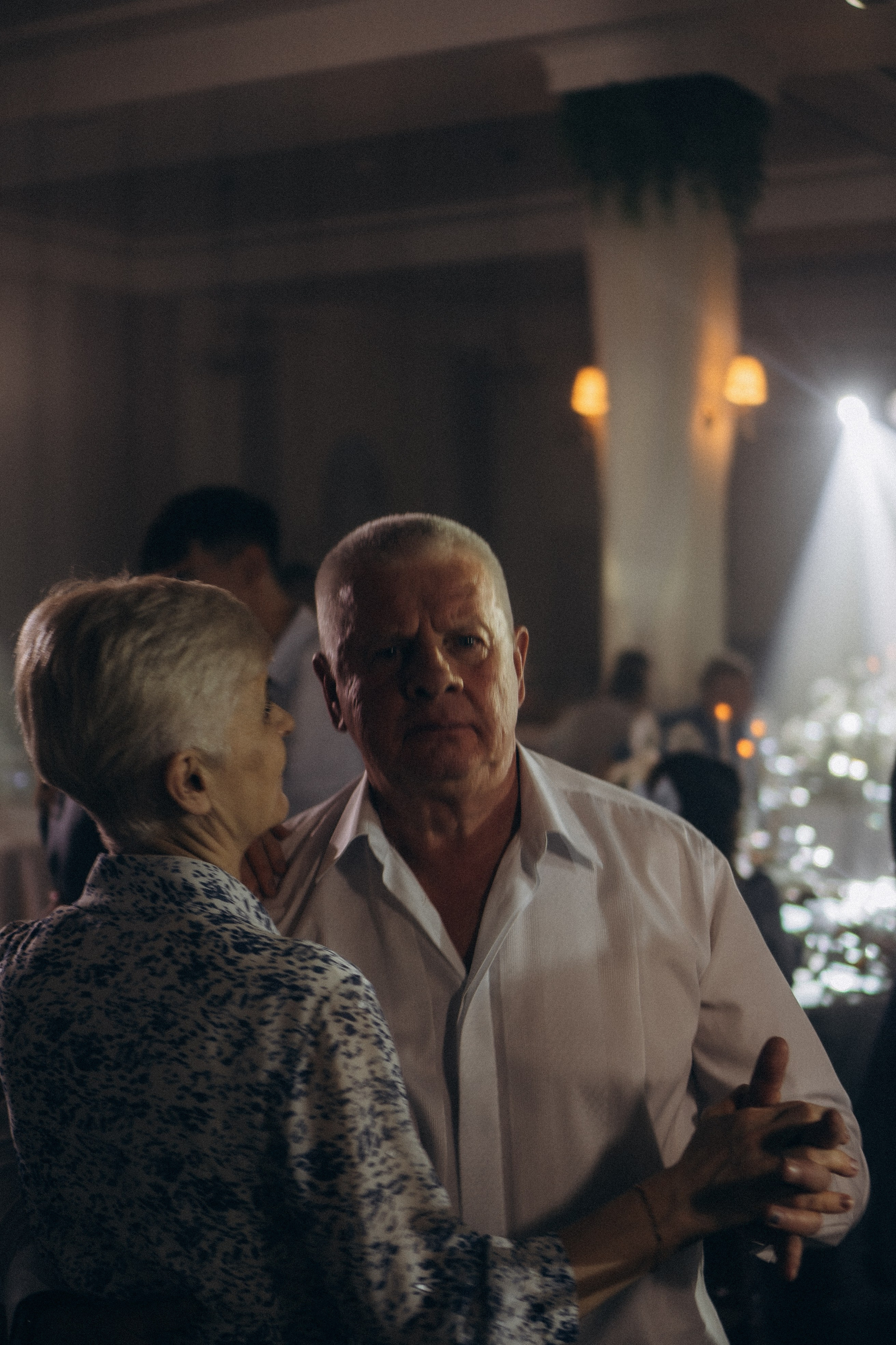 СВАДЕБНАЯ СЬЕМКА СБОРОВ В ОТЕЛЕ И ВЫЕЗД НА ЦЕРЕМОНИЮ (СНЯТО В СИБИРЕ В НИЖНЕВАРТОВСКЕ). Профессиональный фотограф, Санкт-Петербург — Виктория Богомолова