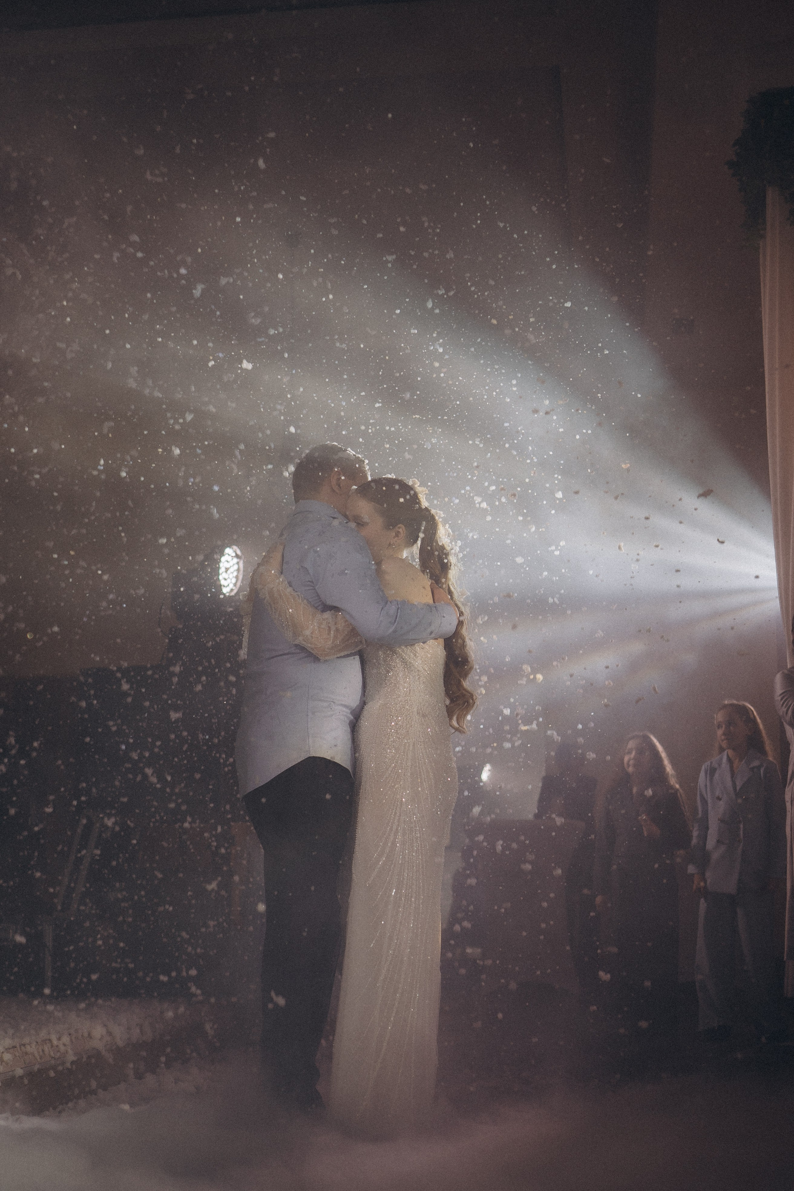 СВАДЕБНАЯ СЬЕМКА СБОРОВ В ОТЕЛЕ И ВЫЕЗД НА ЦЕРЕМОНИЮ (СНЯТО В СИБИРЕ В НИЖНЕВАРТОВСКЕ). Профессиональный фотограф, Санкт-Петербург — Виктория Богомолова