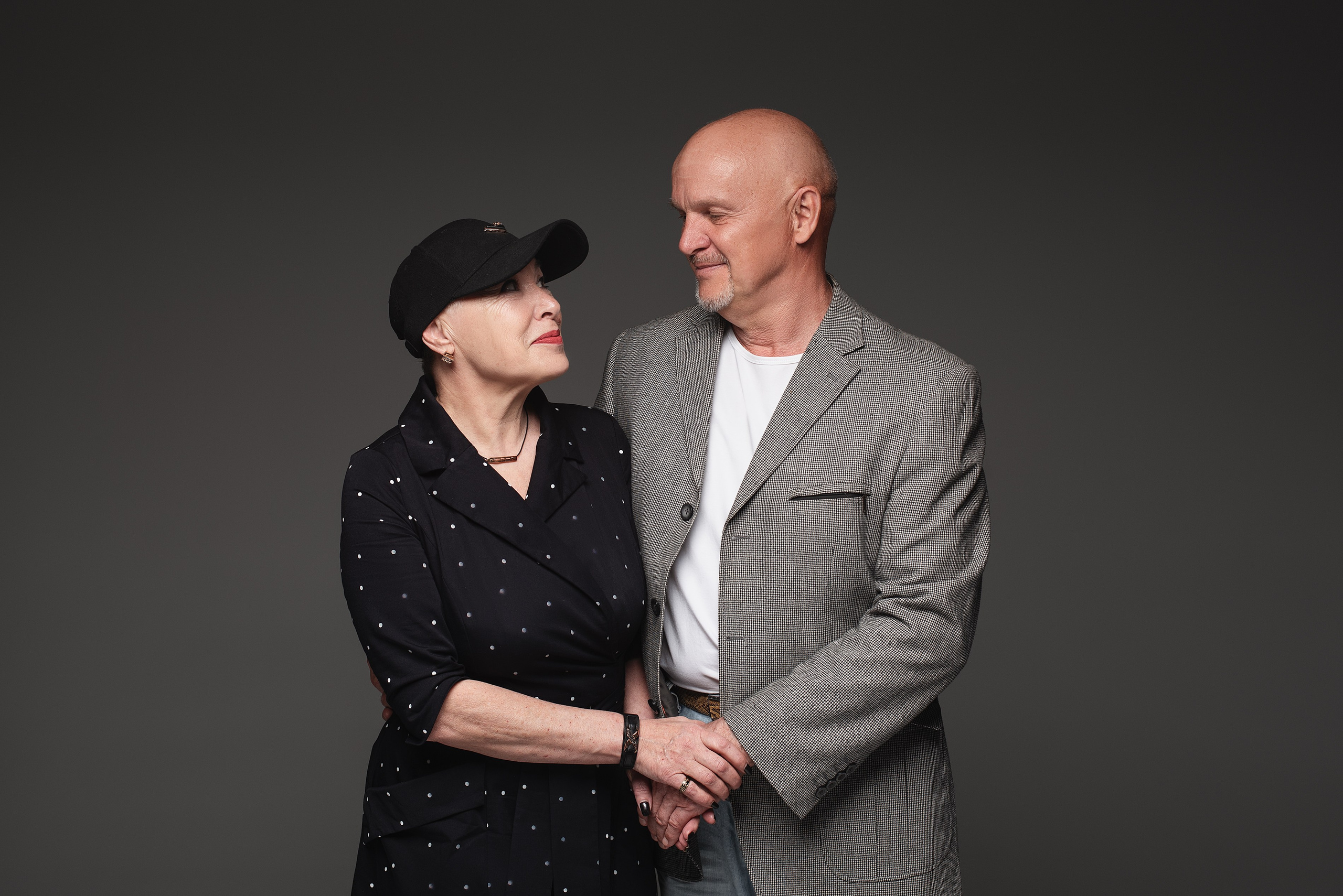 Семейная фотосессия на циклораме. Семейный фотограф в Южно-Сахалинске Анастасия Лимарева