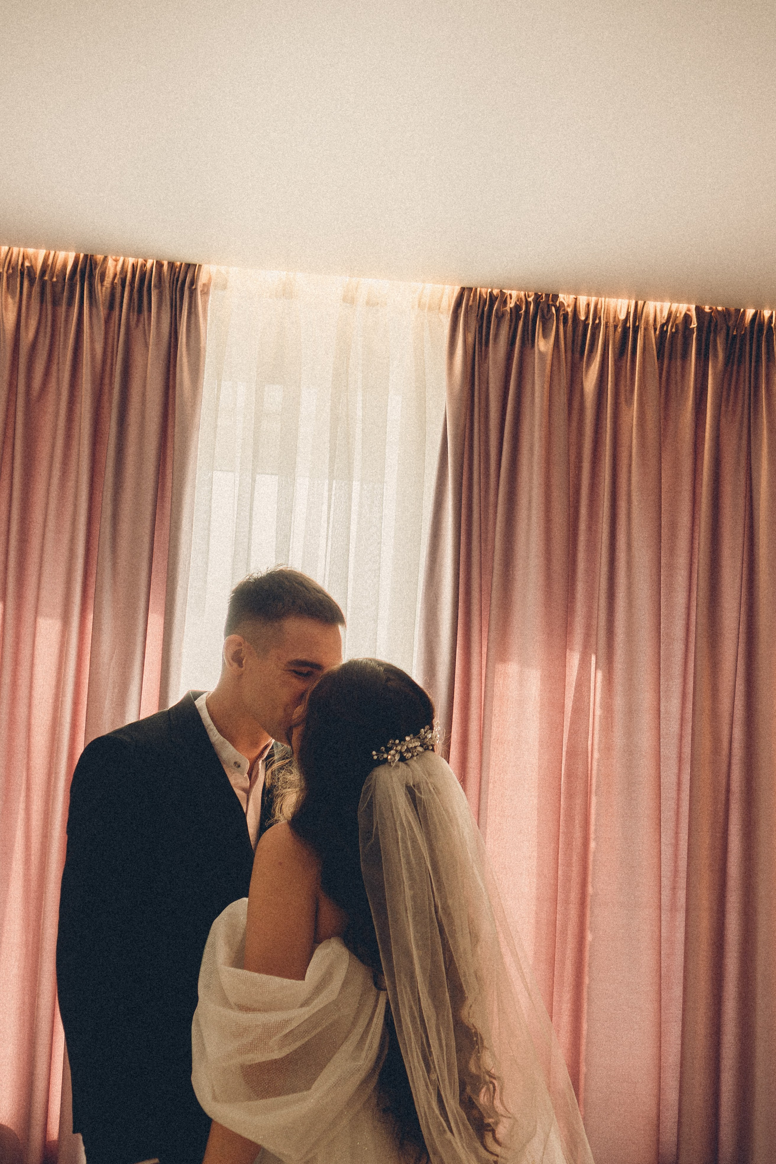 СВАДЕБНАЯ СЬЕМК В ПАРКЕ 300-ЛЕТИЯ. Профессиональный фотограф, Санкт-Петербург — Виктория Богомолова