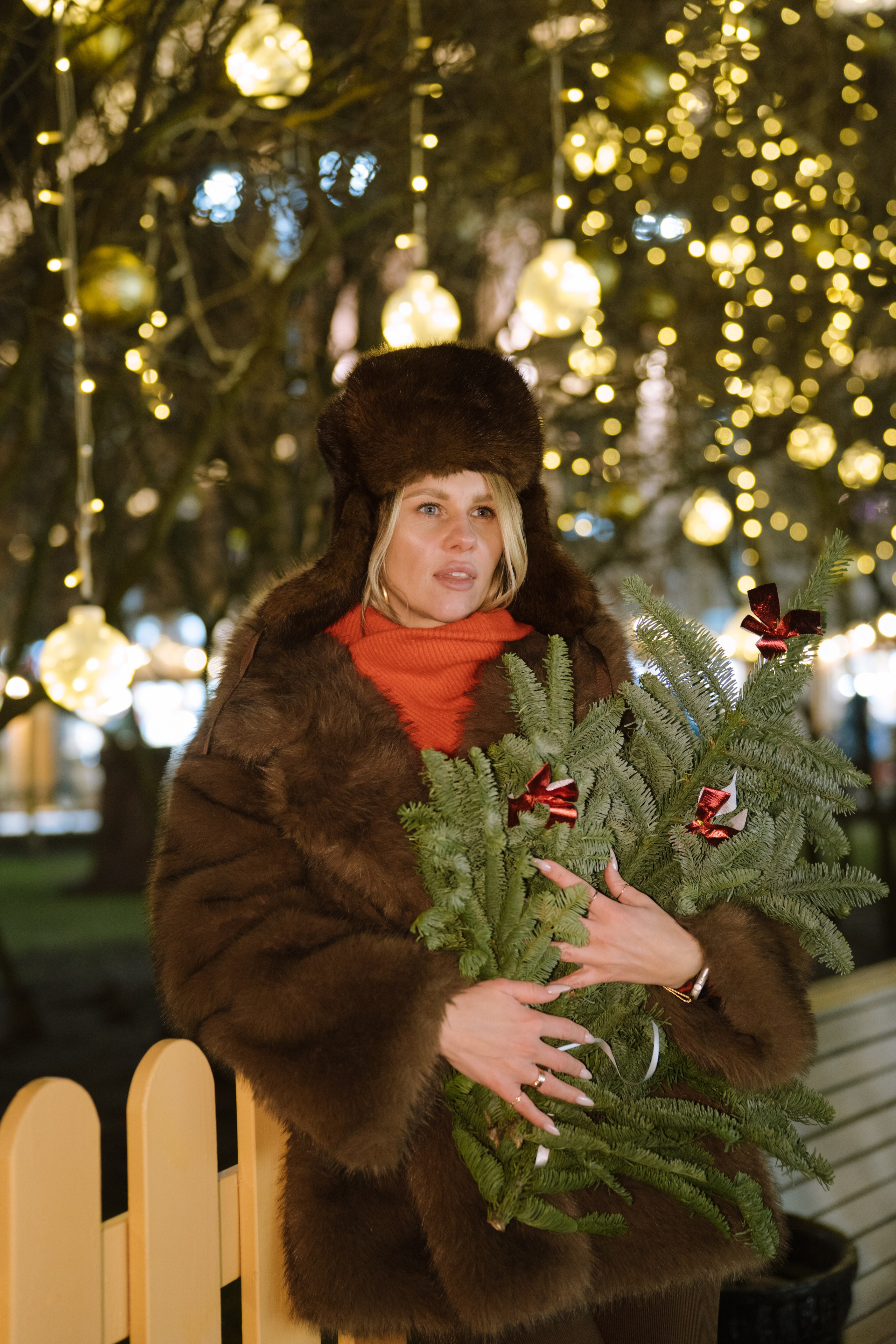 ПРОГУЛКА НА МАНЕЖНОЙ ПЛОЩАДИ ДЛЯ ДЕВУШКИ ПЕРЕД НОВЫМ ГОДОМ (НОВОГОДНЯЯ ФОТОСЕССИИЯ НА МАНЕЖНОЙ ПЛОЩАДИ). Профессиональный фотограф, Санкт-Петербург — Виктория Богомолова