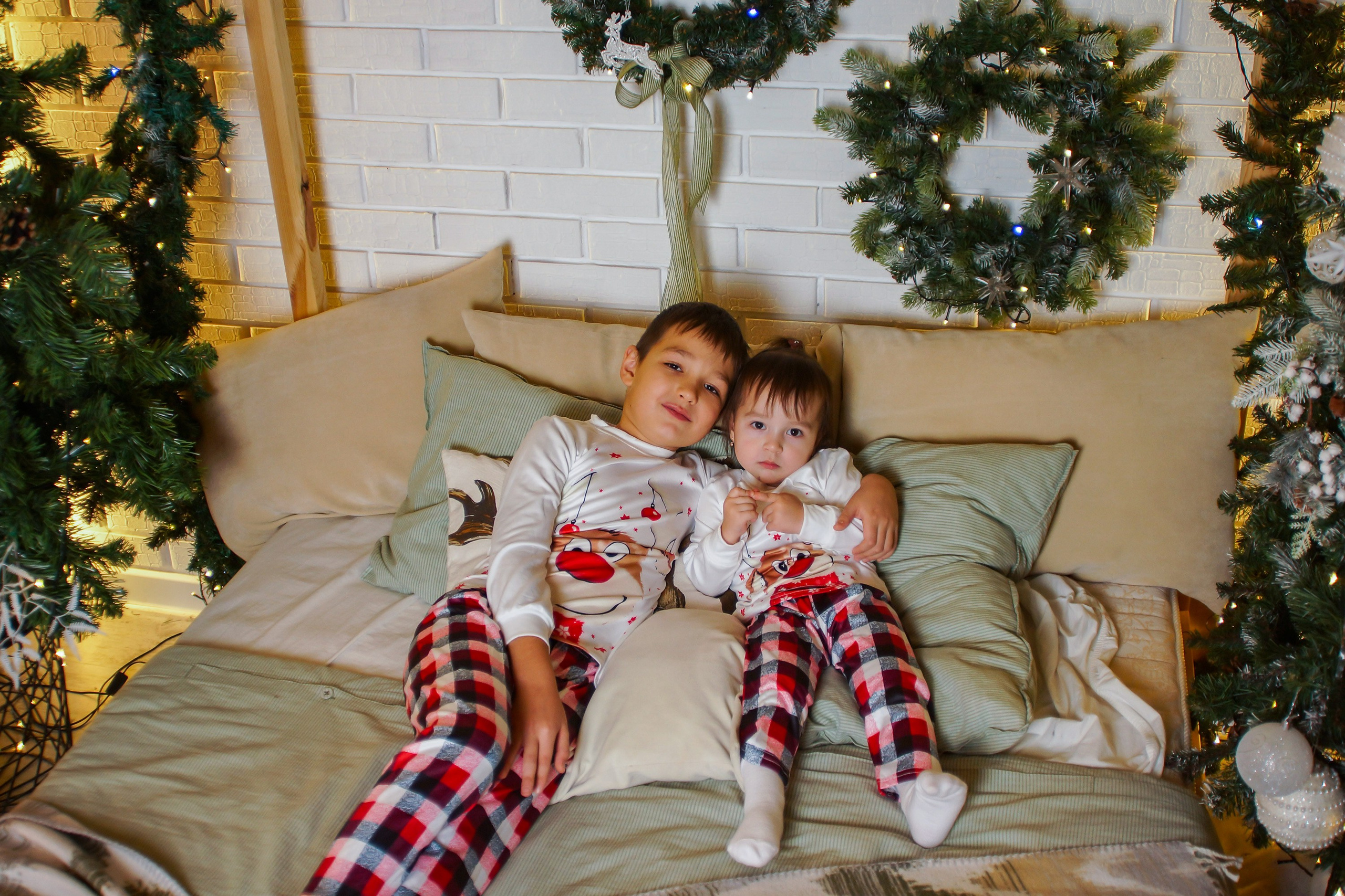 Студия (новогодняя семейная). Разноплановый фотограф в Москве